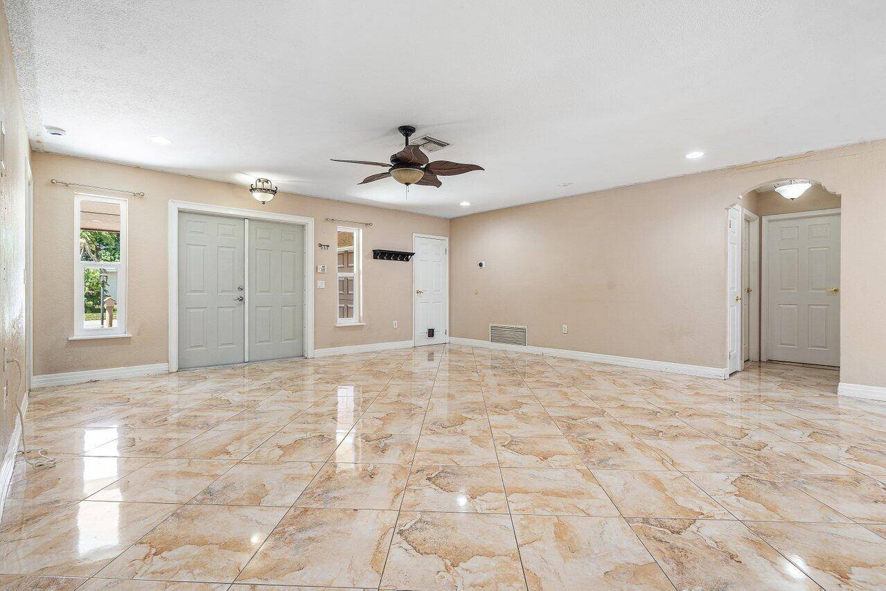 Sunrise, FL 33323,11861 NW 29th ST