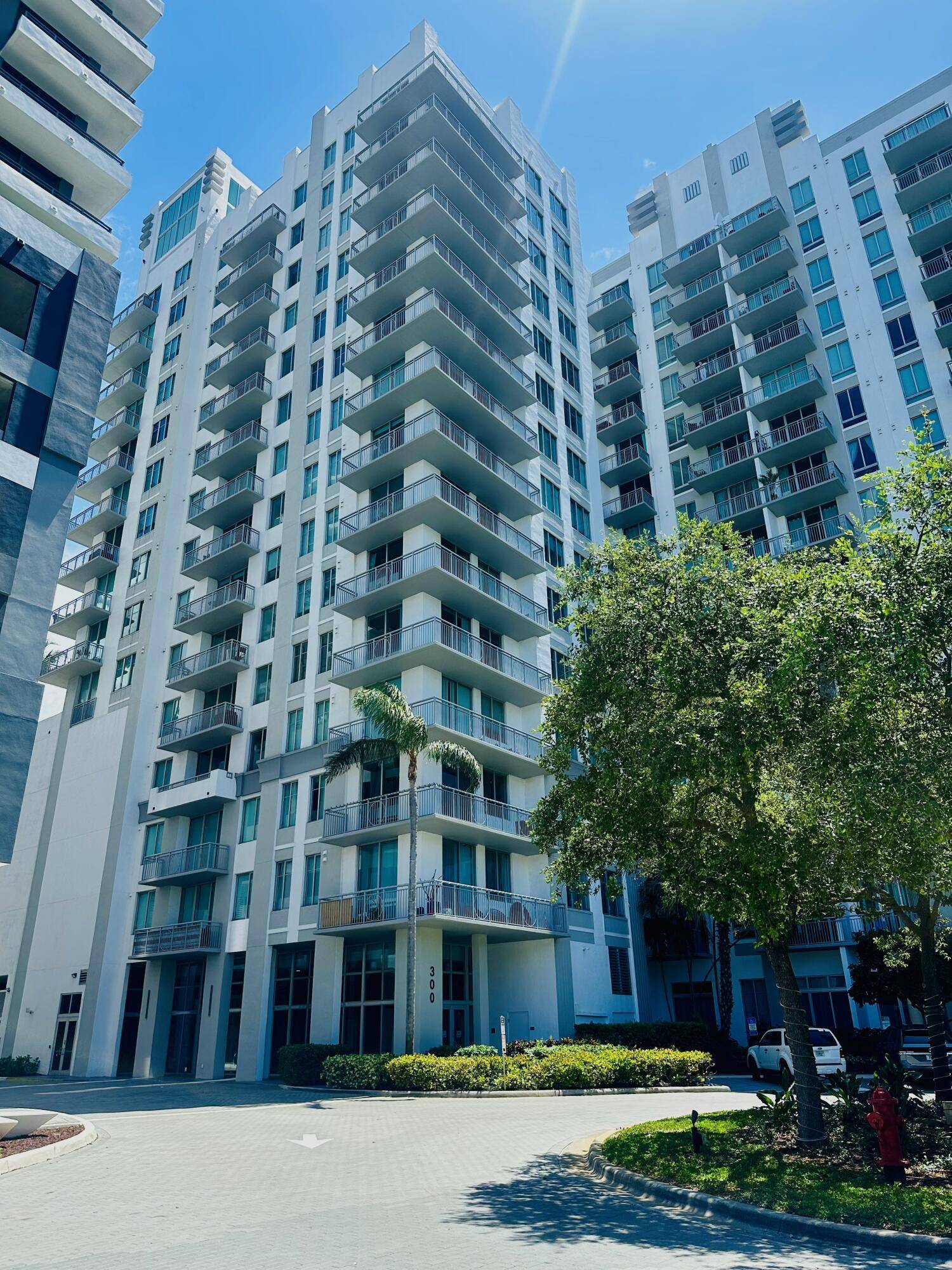 West Palm Beach, FL 33401,300 S Australian AVE 201