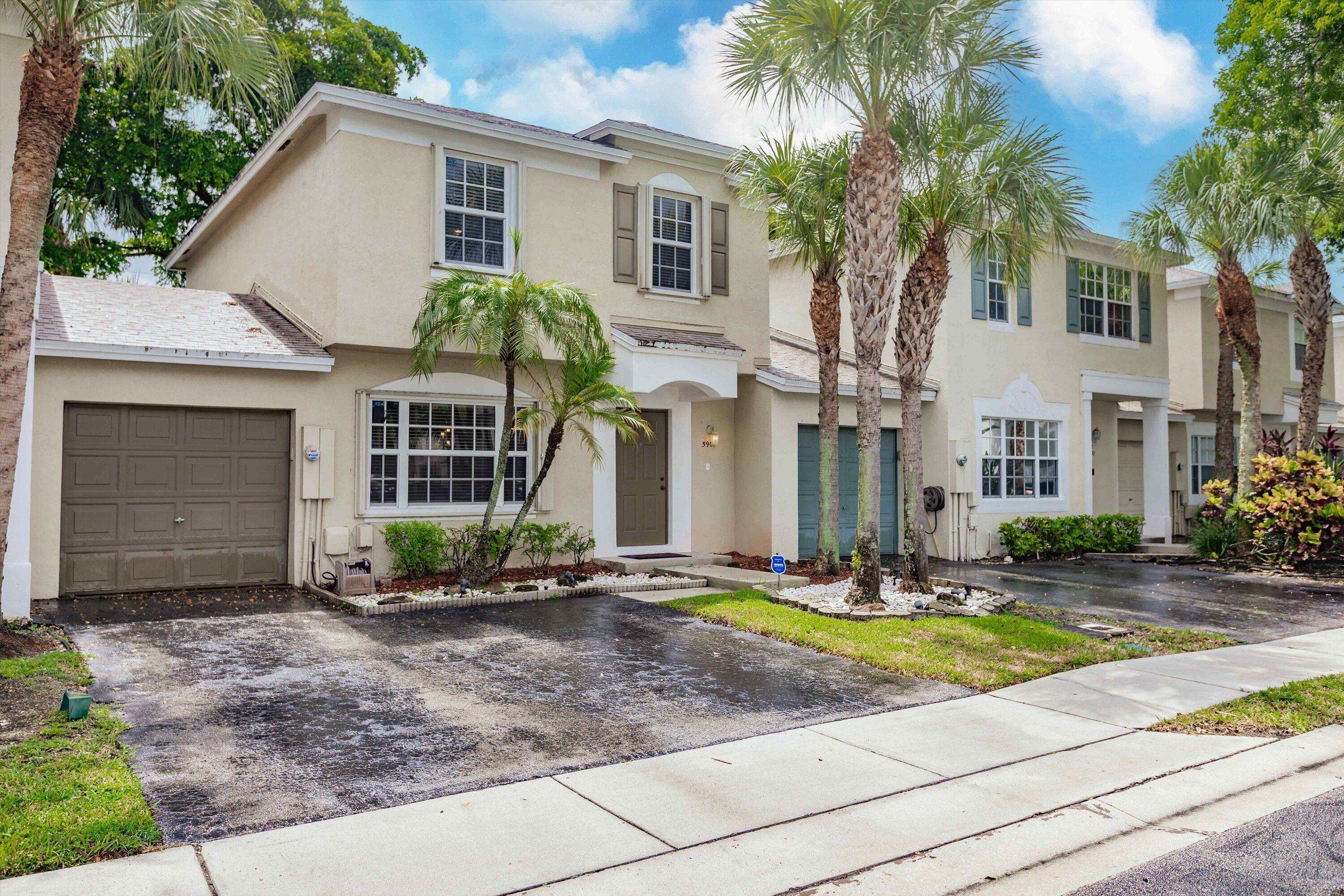 Tamarac, FL 33321,5900 S Golden Beauty LN 5900