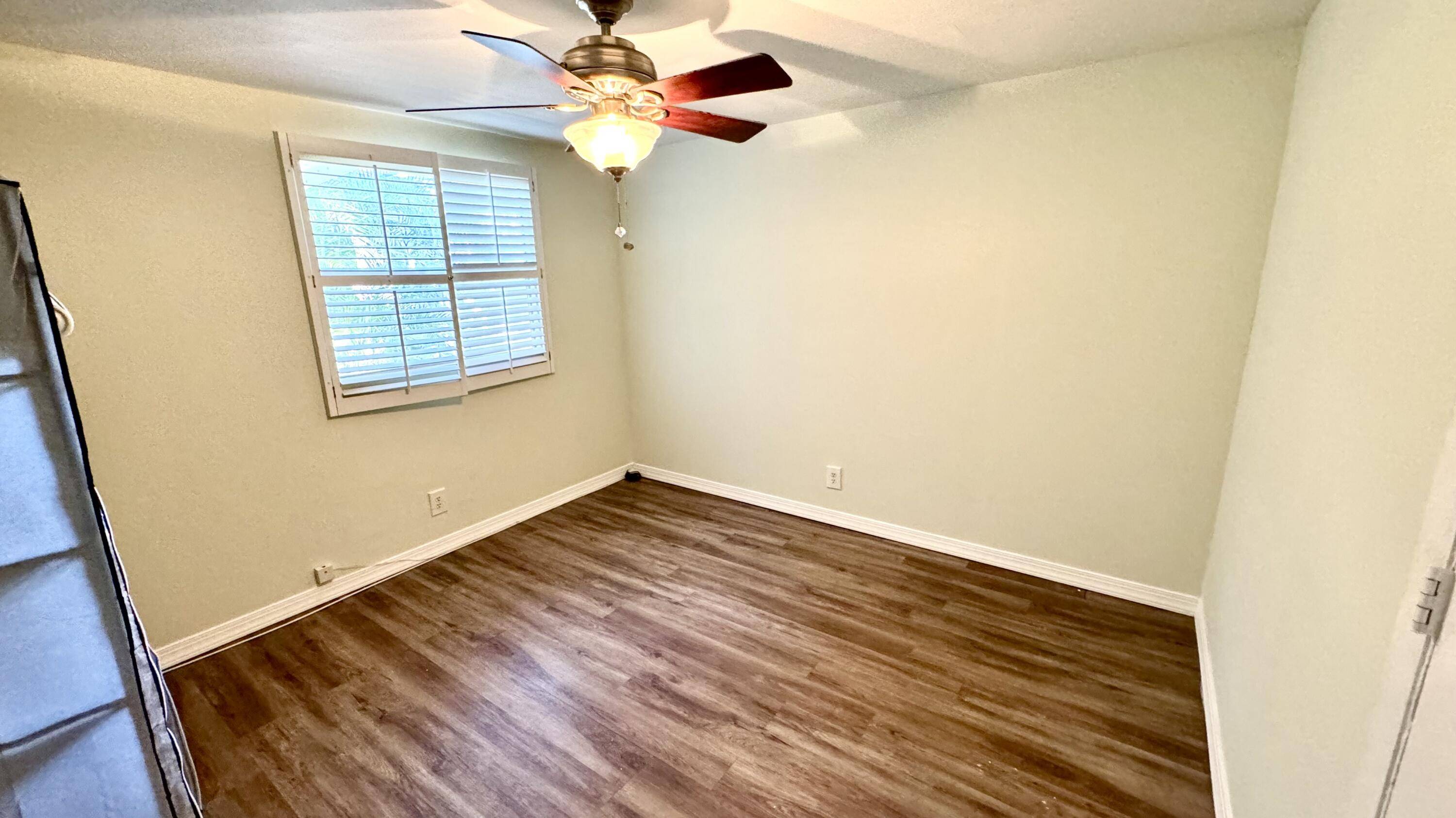 Lantana, FL 33462,4142 2nd Court