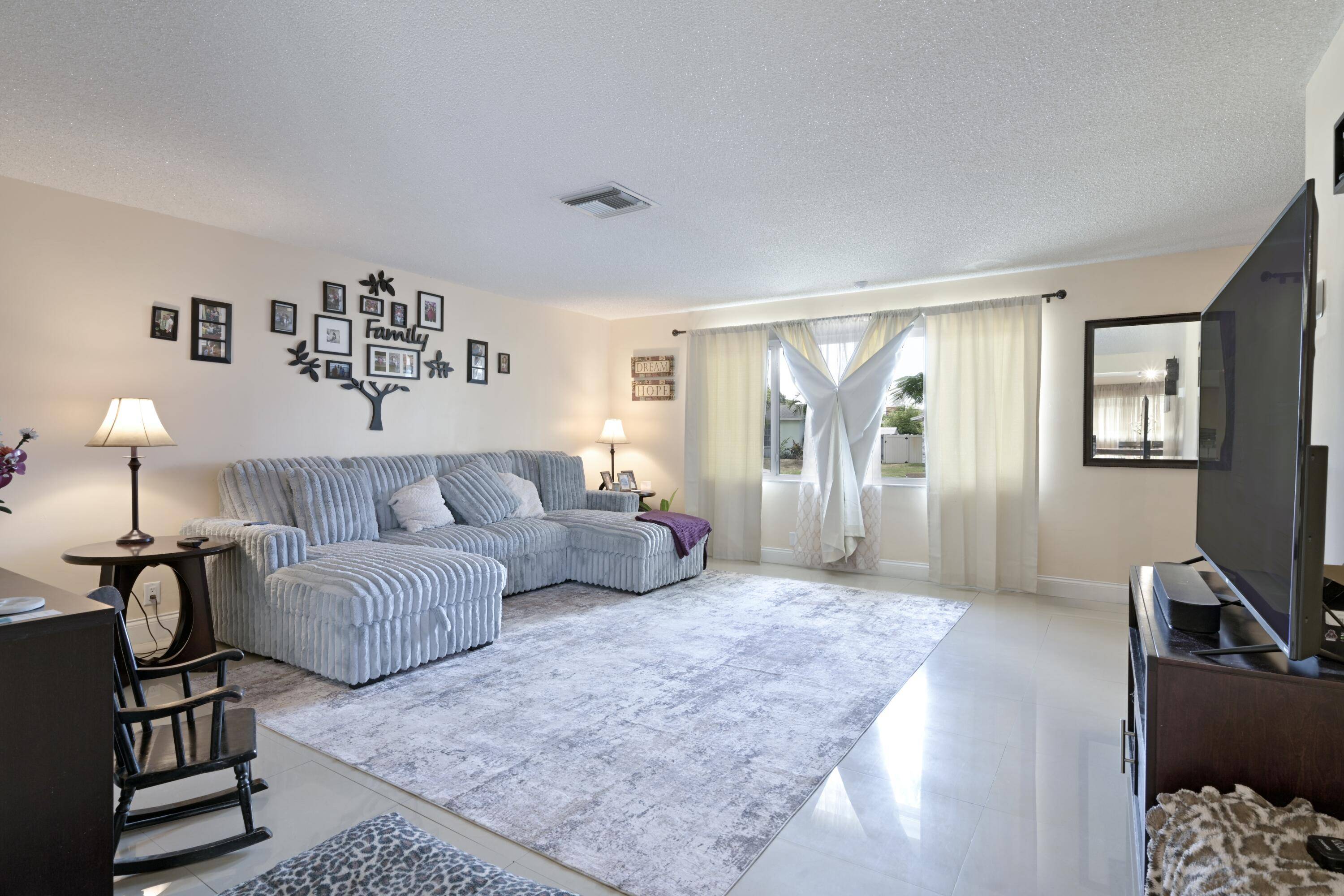 Palm Springs, FL 33461,425 San Mateo DR