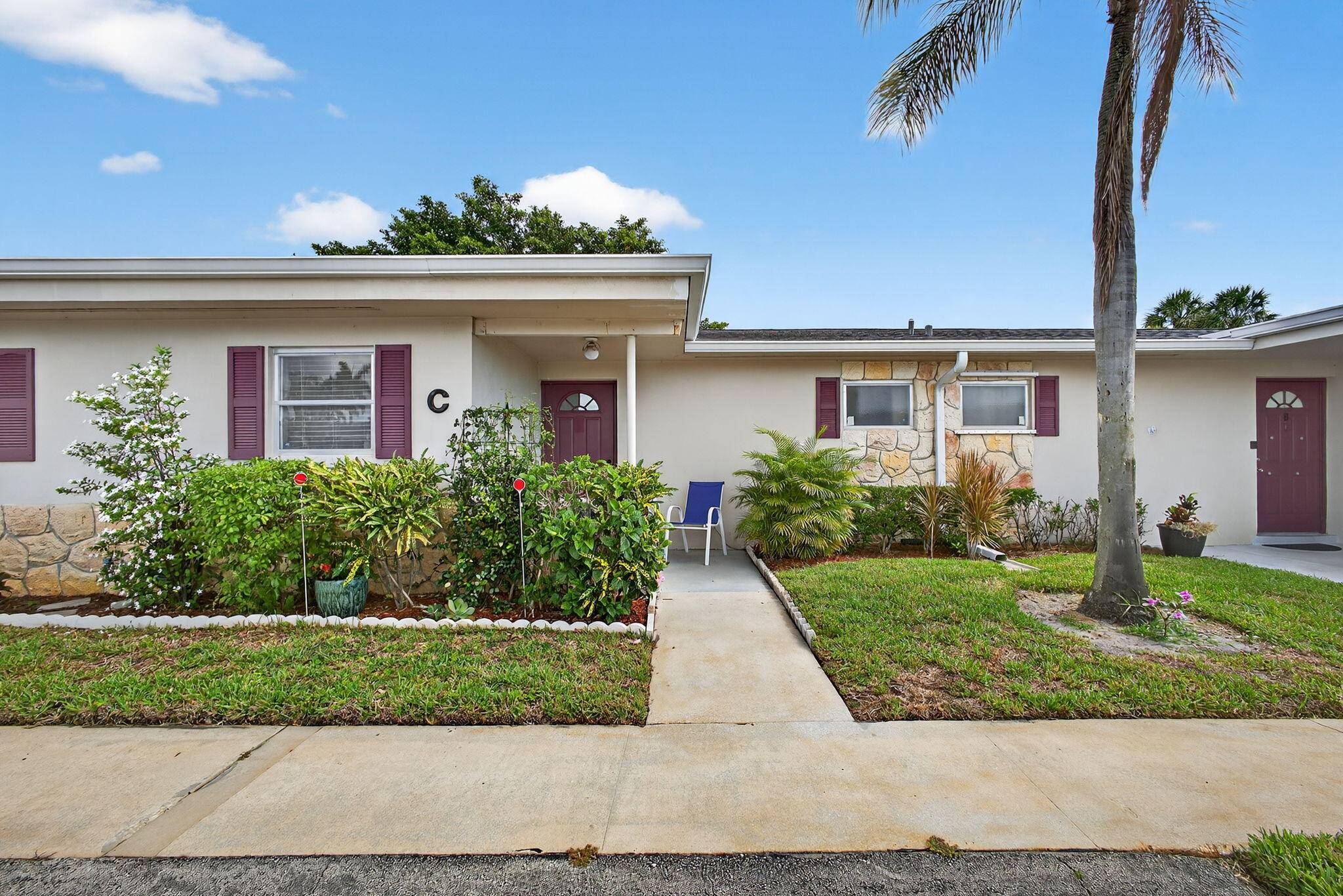 West Palm Beach, FL 33415,2611 W W Barkley DR C