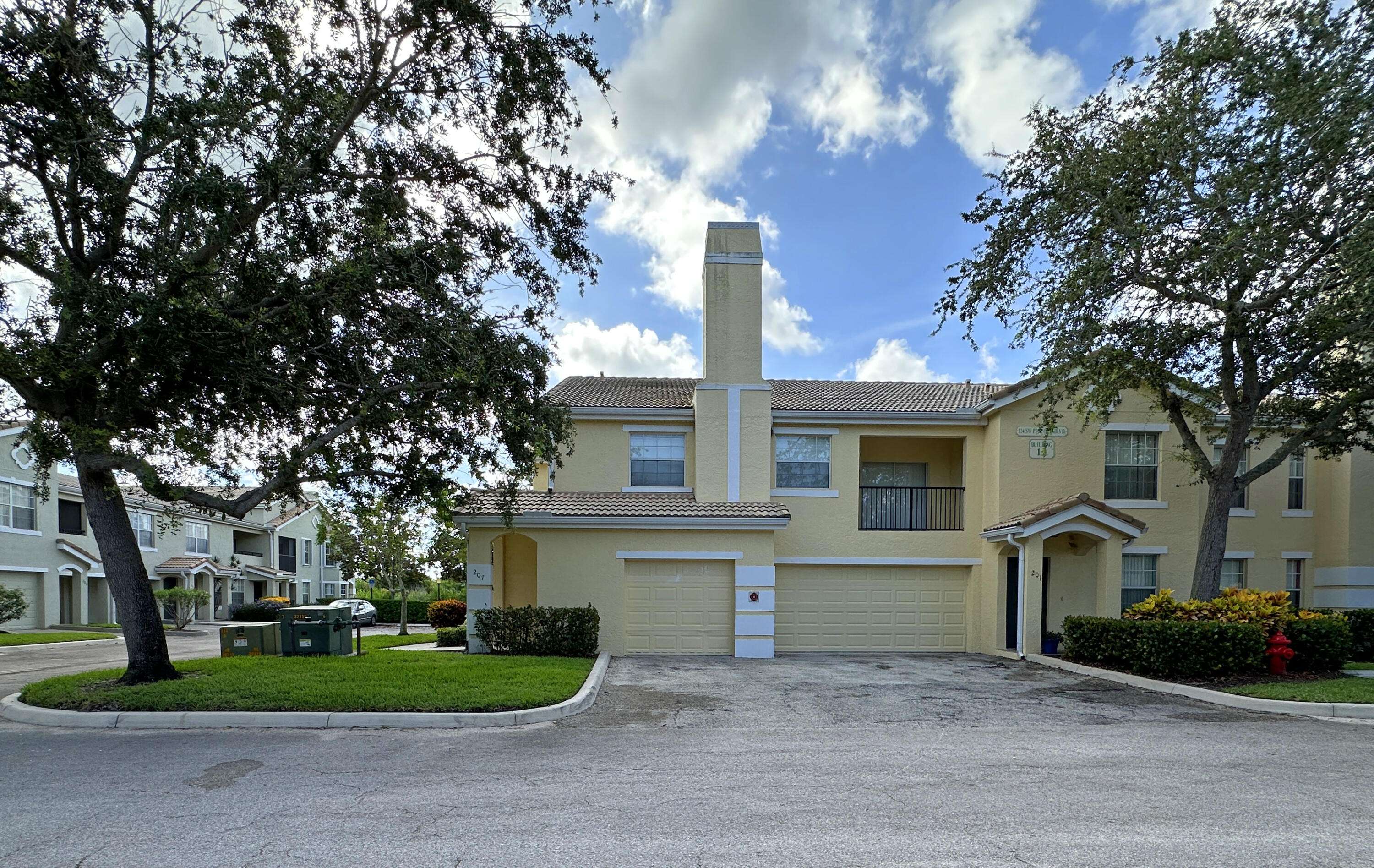 Port Saint Lucie, FL 34986,124 SW Peacock BLVD 13-207