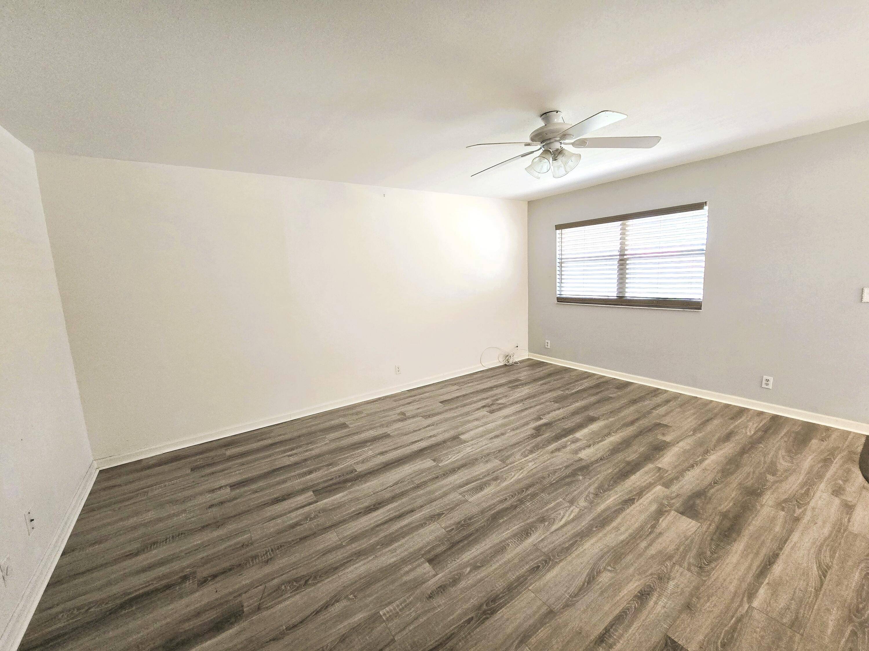 Delray Beach, FL 33446,89 Saxony B B