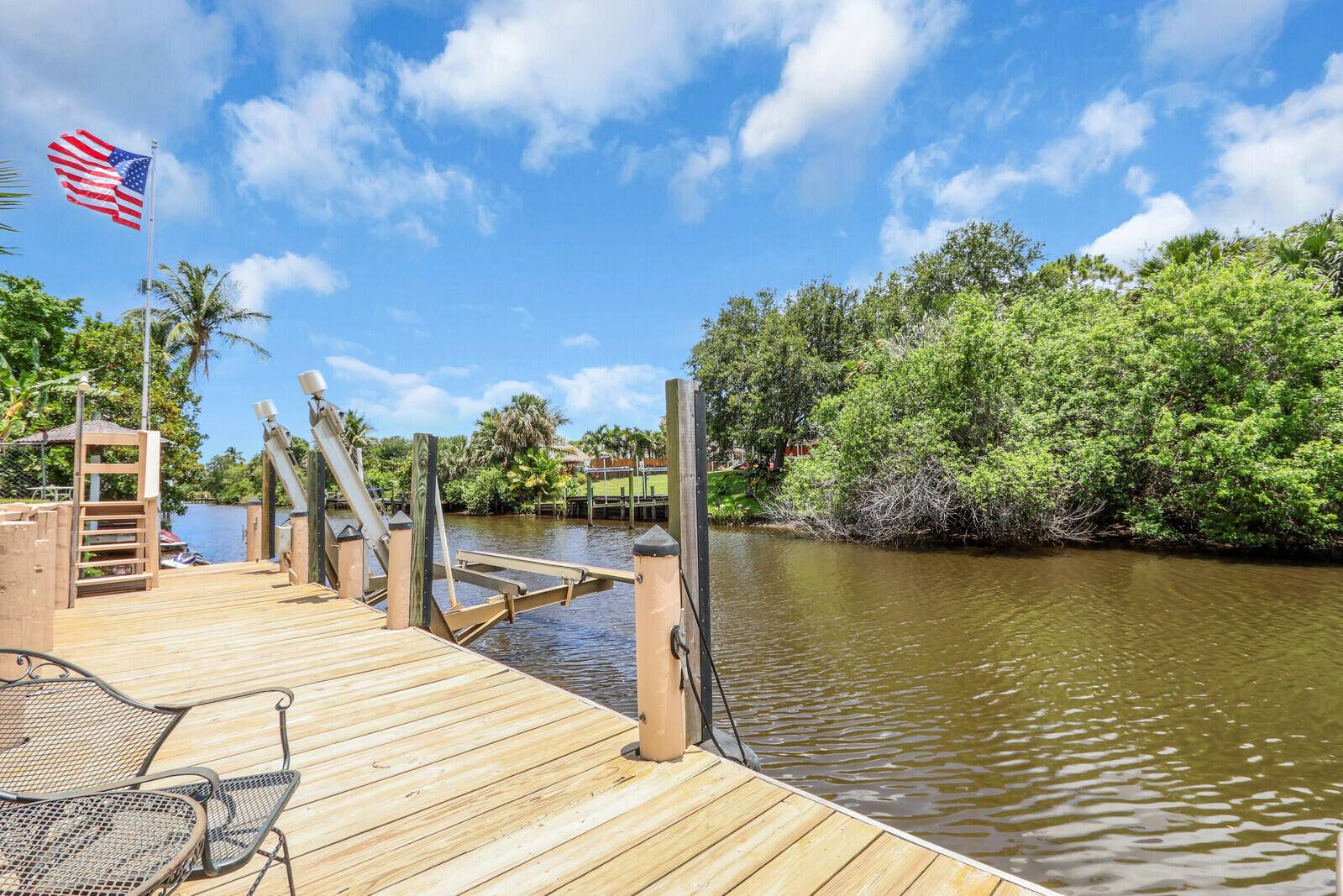 Port Saint Lucie, FL 34983,326 NE Surfside AVE