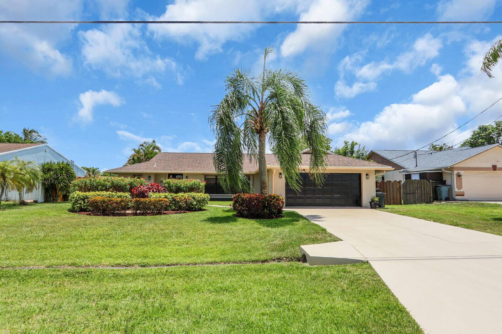 Port Saint Lucie, FL 34983,326 NE Surfside AVE