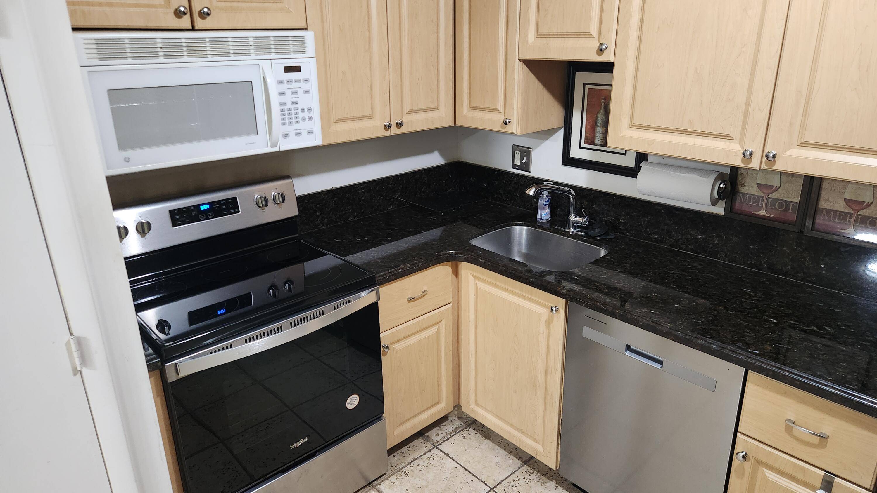 Lauderhill, FL 33319,4156 Inverrary DR 203