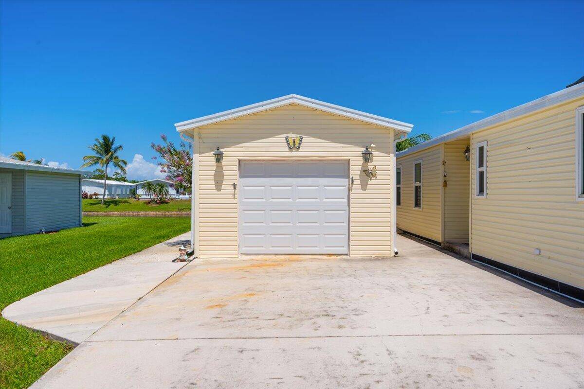 Port Saint Lucie, FL 34952,8512 Marlberry CT