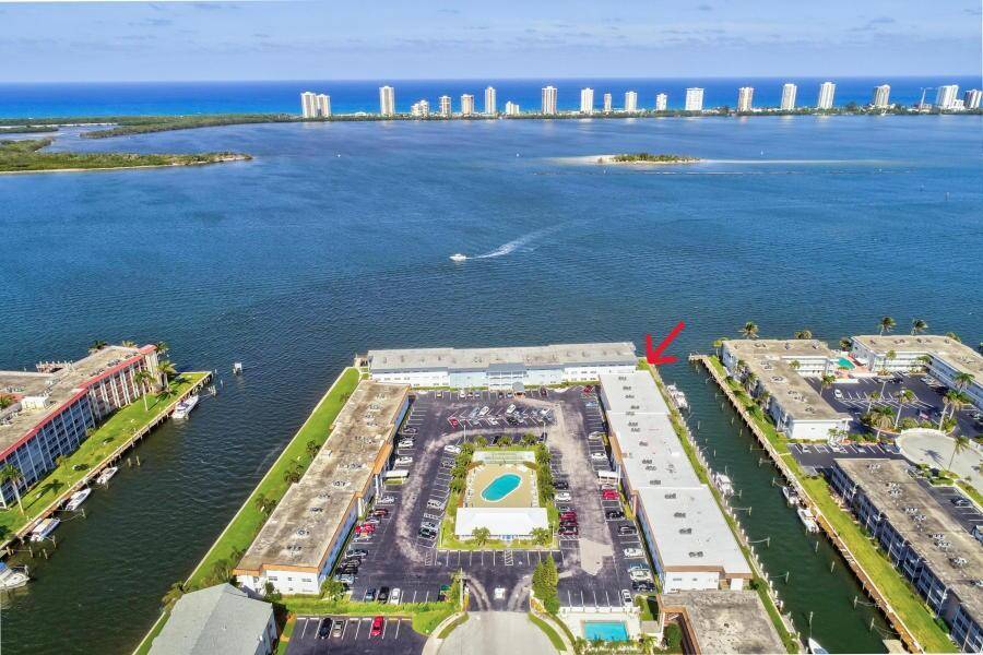North Palm Beach, FL 33408,110 Shore CT 201
