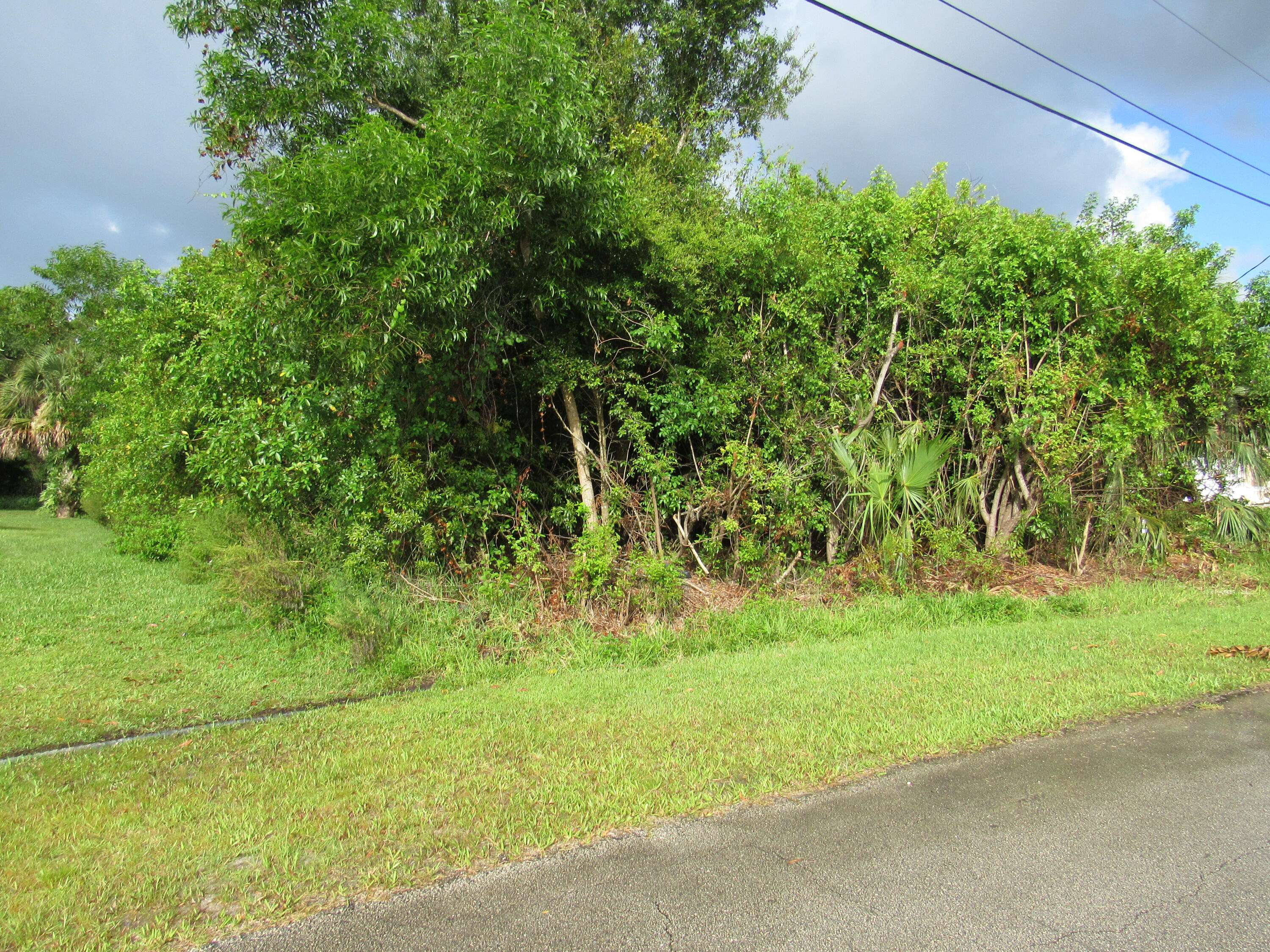 Port Saint Lucie, FL 34986,5246 NW East Piper CIR