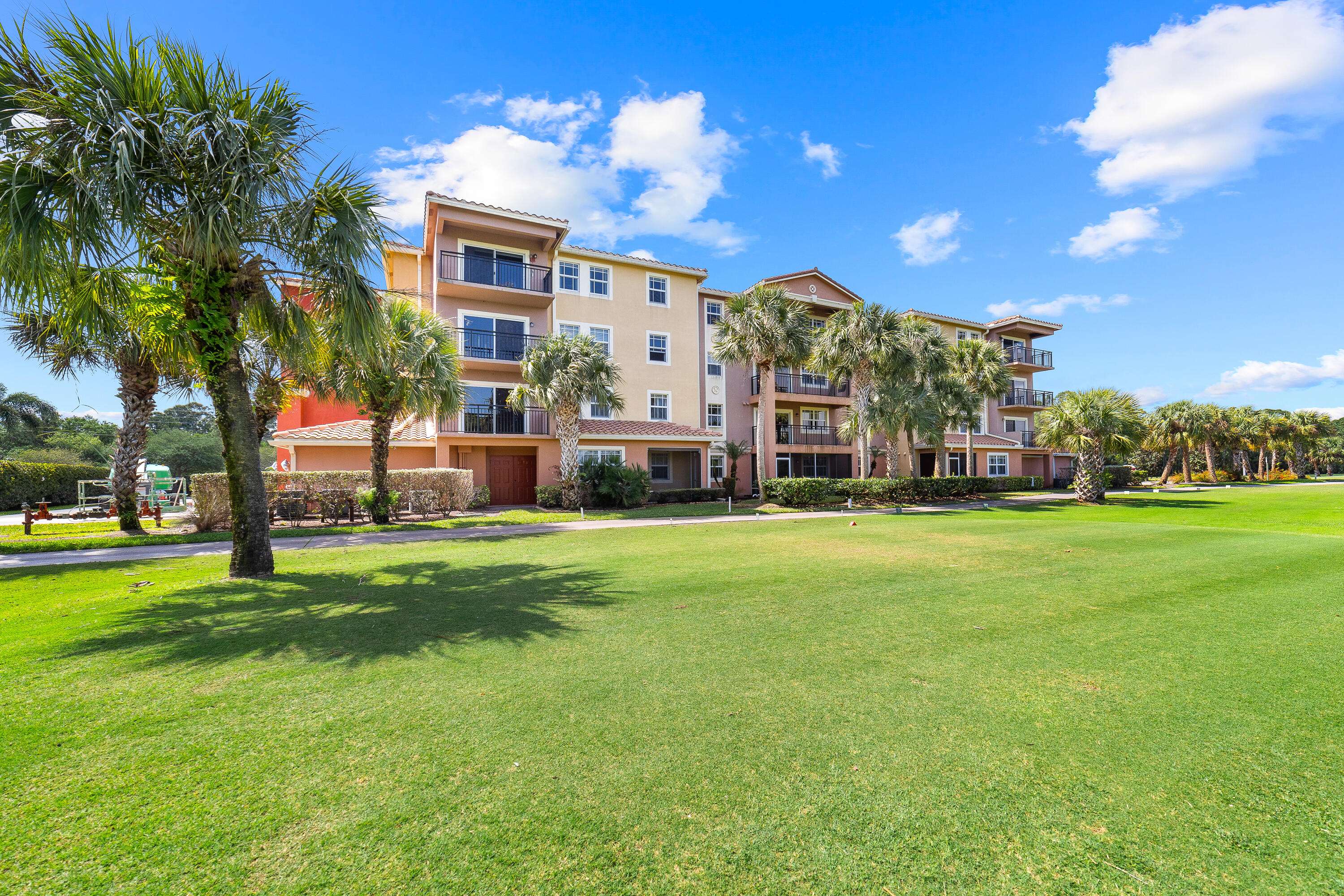 Fort Pierce, FL 34982,4190 Gator Greens WAY 25