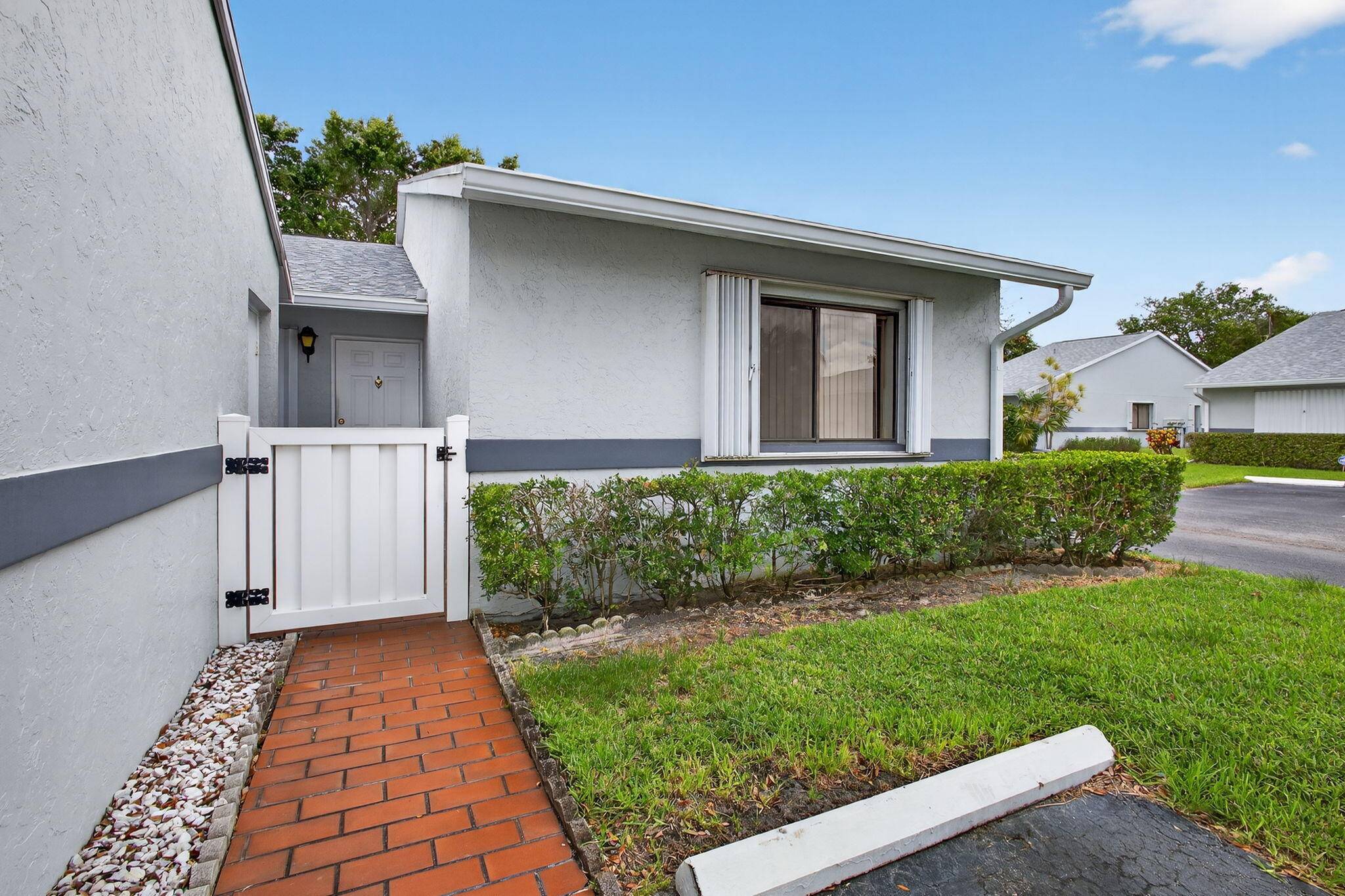 West Palm Beach, FL 33415,2640 W Gately DR 1604