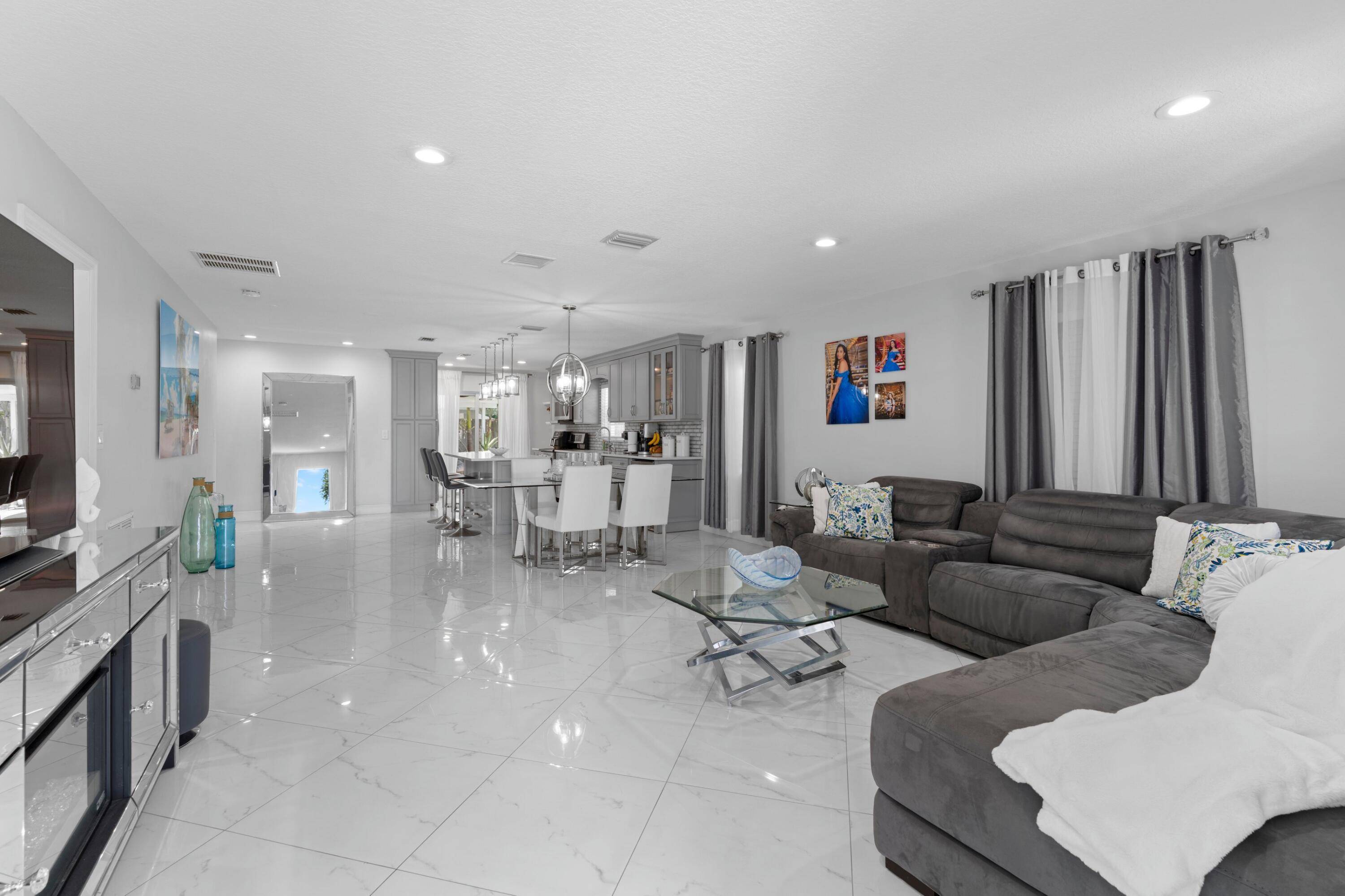 West Palm Beach, FL 33406,2541 Florida ST