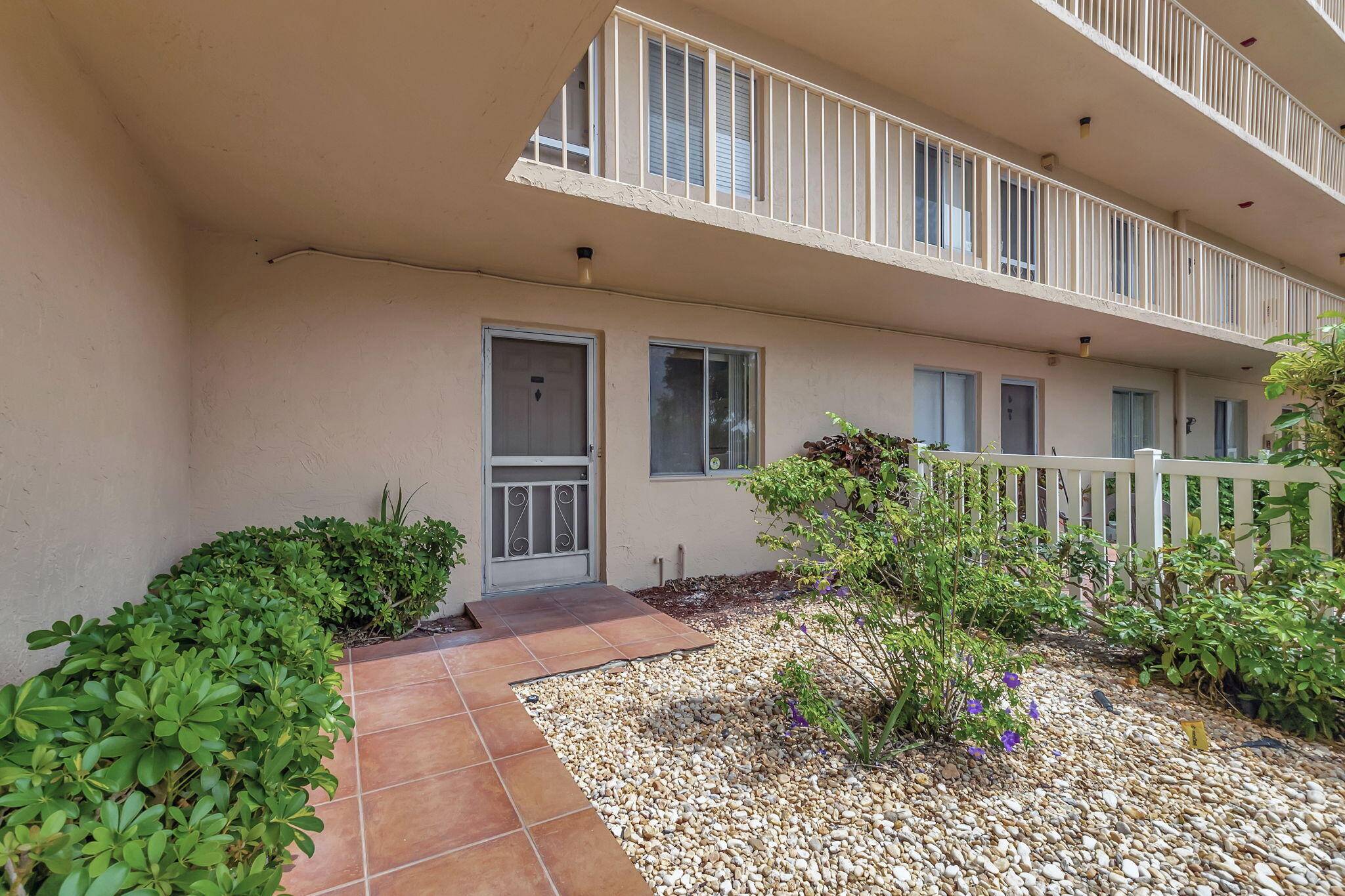 Delray Beach, FL 33446,6795 Huntington LN 101