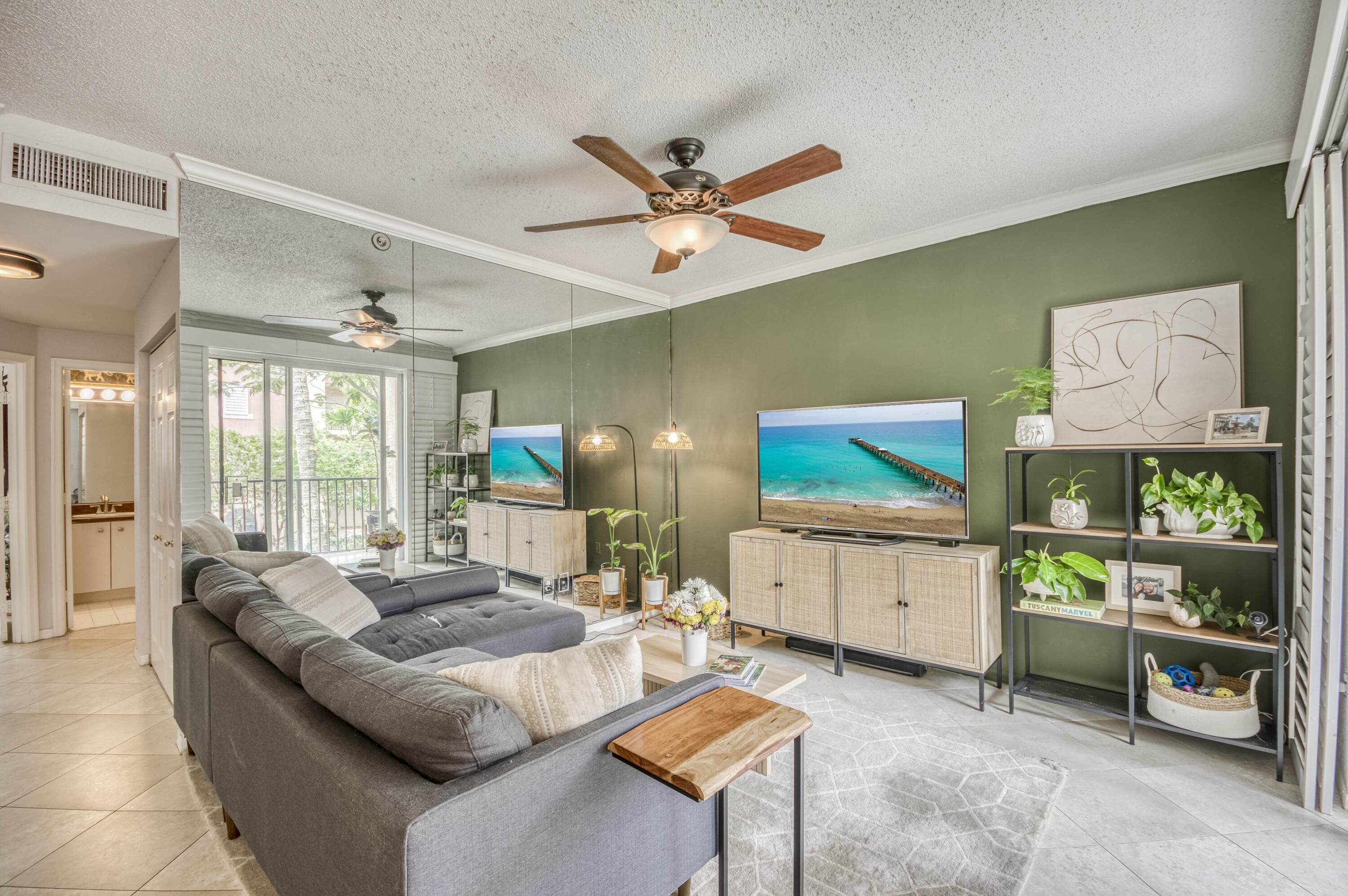 West Palm Beach, FL 33407,1805 N Flagler DR 206