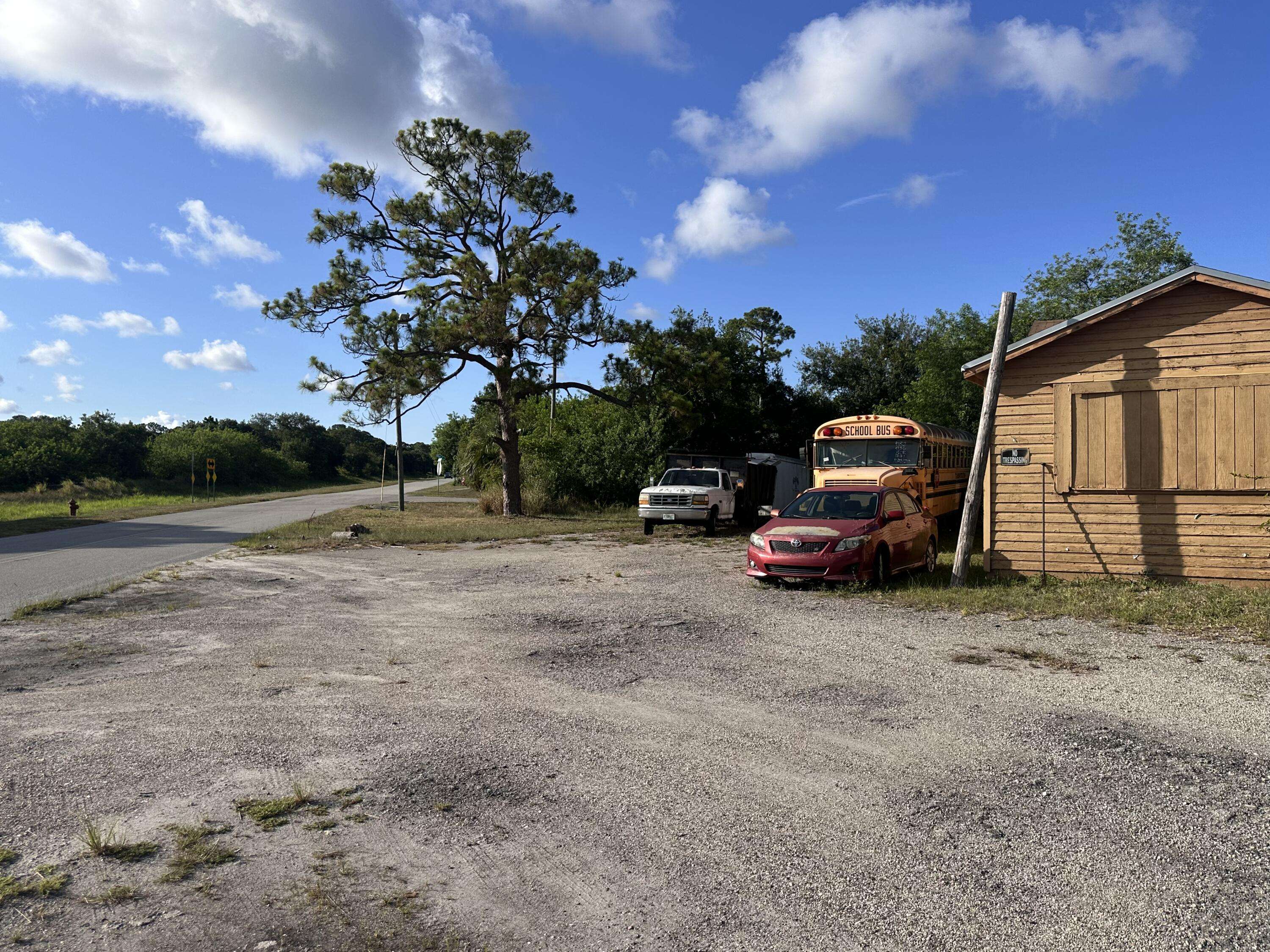 Fort Pierce, FL 34947,906 Angle RD