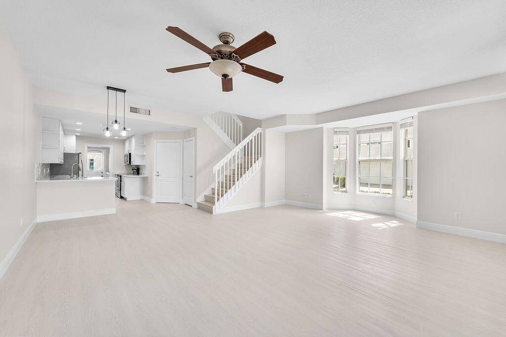 Jupiter, FL 33458,122 Ashley CT