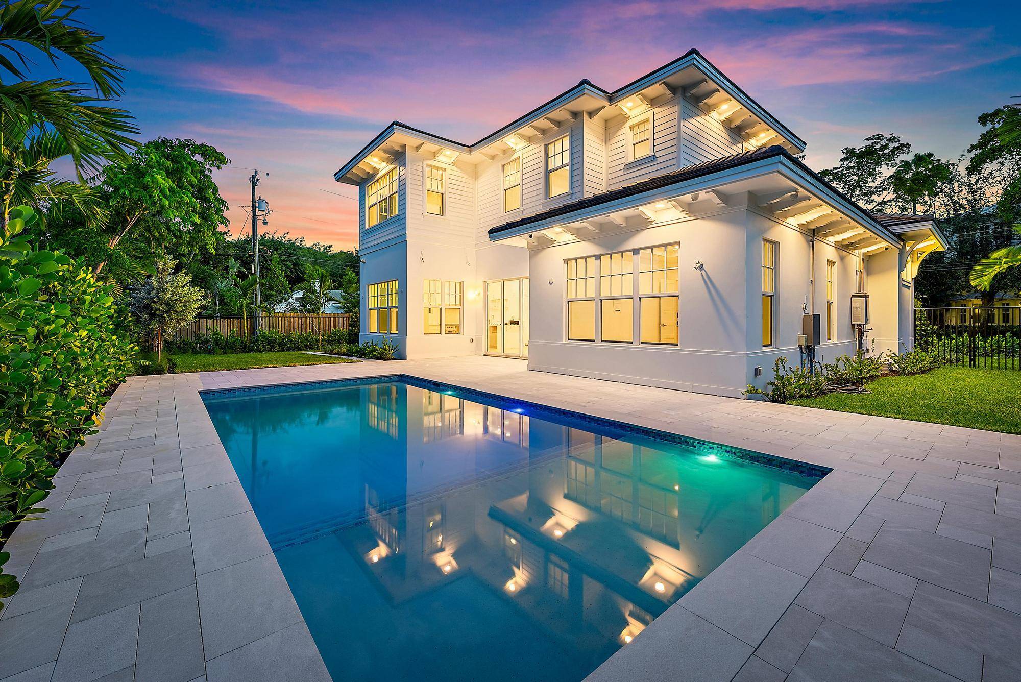 West Palm Beach, FL 33401,295 Austin LN