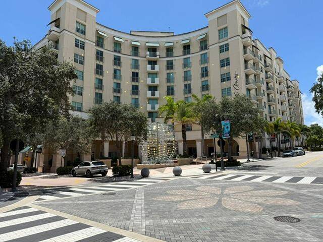 West Palm Beach, FL 33401,610 Clematis ST 523