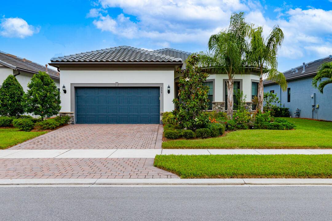 Port Saint Lucie, FL 34984,559 SE Villandry WAY