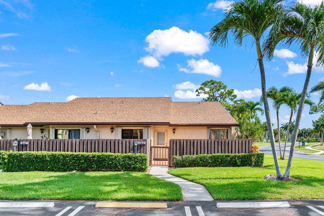 Greenacres, FL 33415,817 Sky Pine WAY H