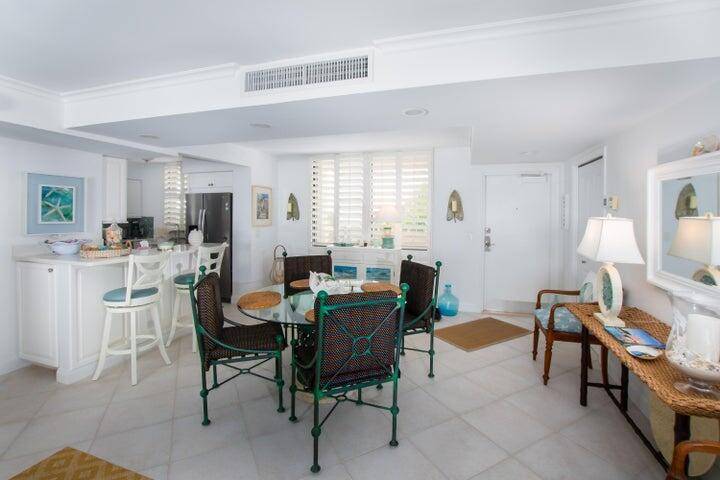 North Palm Beach, FL 33408,132 E Lakeshore 617 DR 617