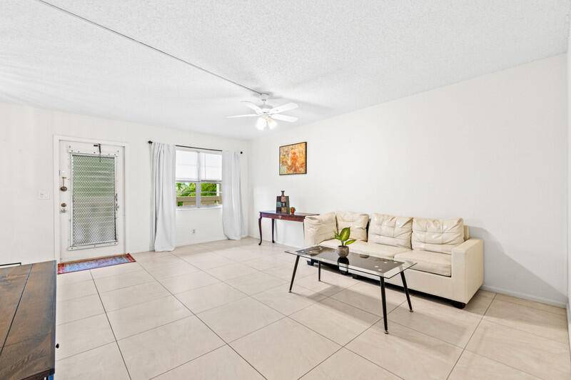 Boca Raton, FL 33434,3051 Ainslie D