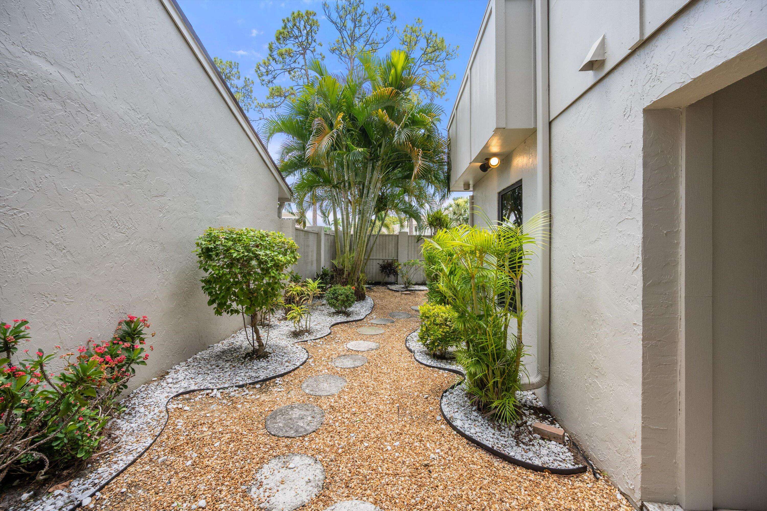 Wellington, FL 33414,669 Spinnaker CT