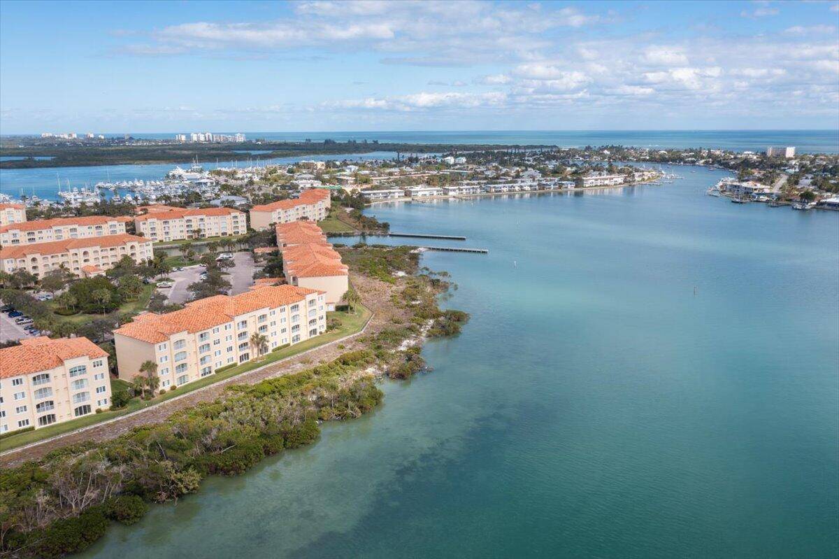 Fort Pierce, FL 34949,23 W Harbour Isle DR 106