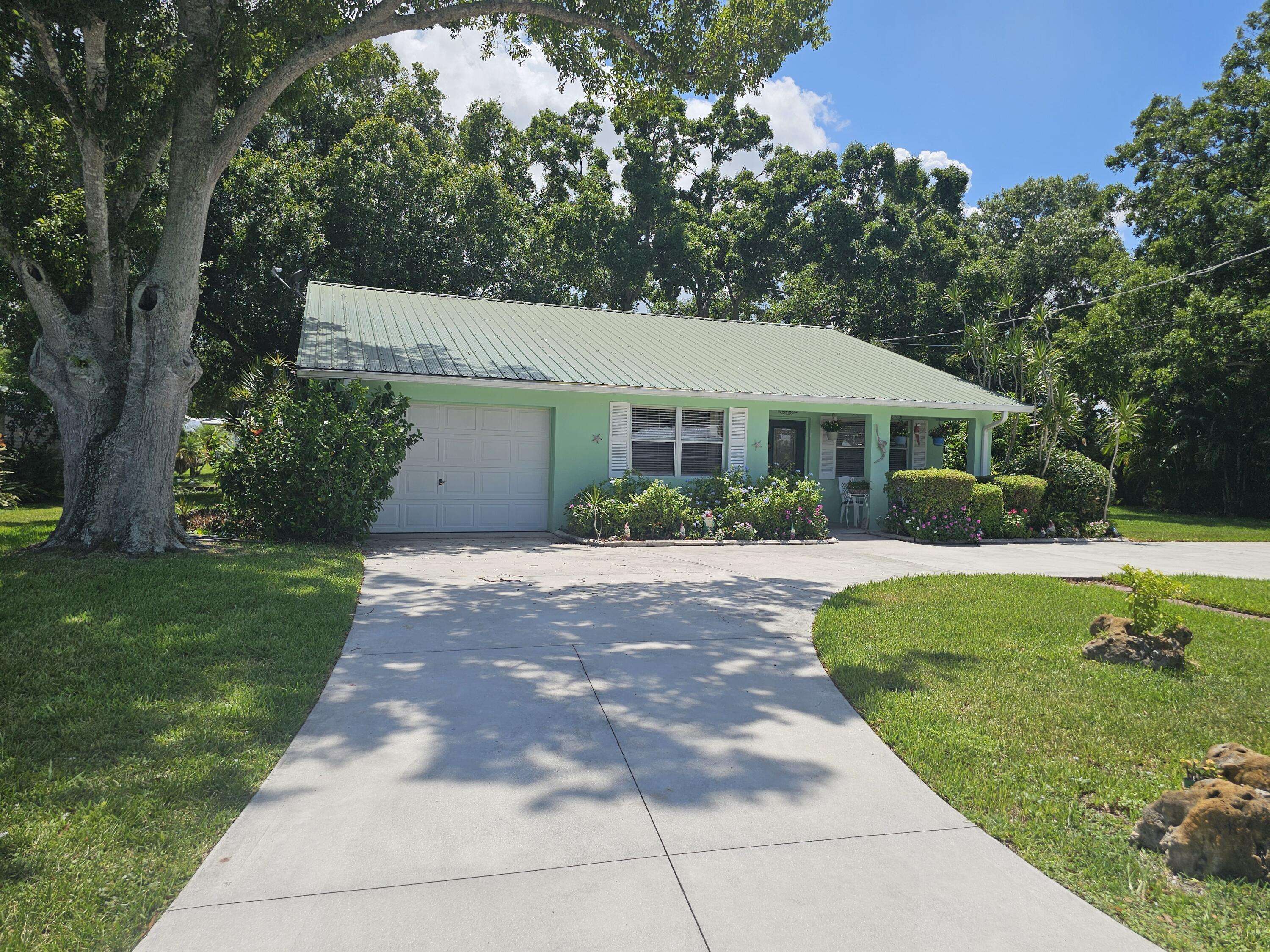 Okeechobee, FL 34974,1408 SE 8th DR