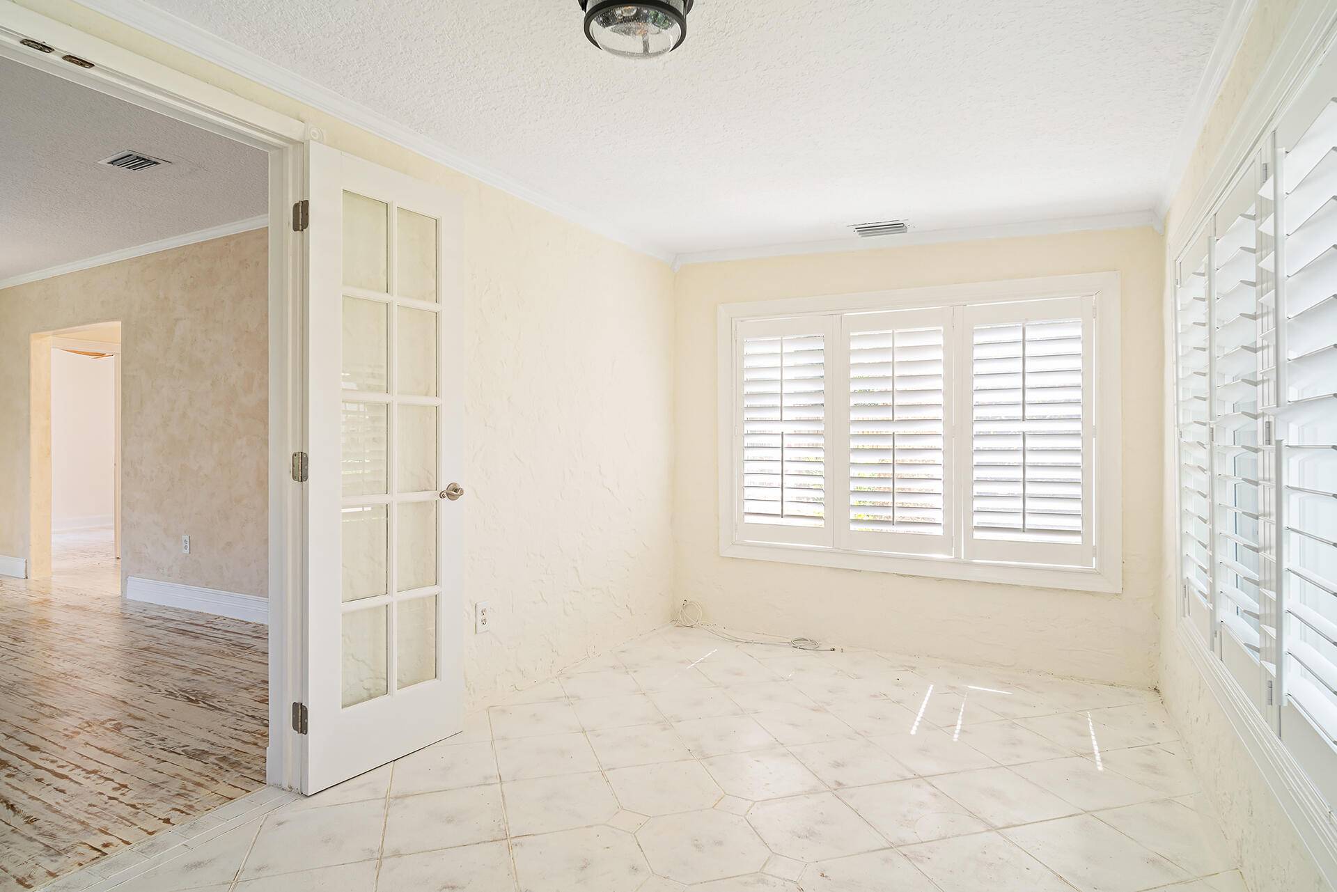 West Palm Beach, FL 33401,813 Avon RD
