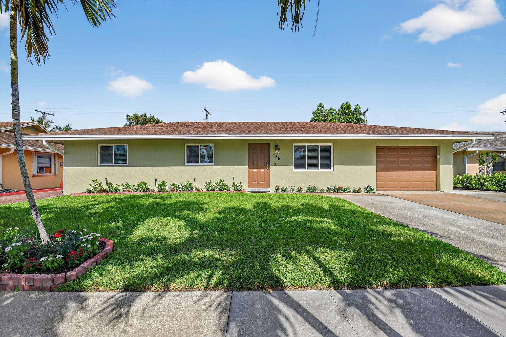 Lantana, FL 33462,735 La Costa WAY
