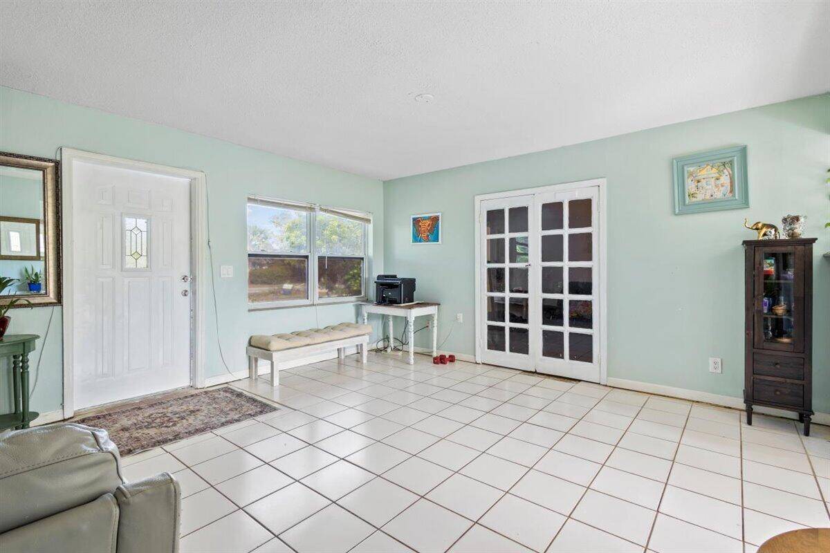 Stuart, FL 34994,1625 SE Dixie HWY