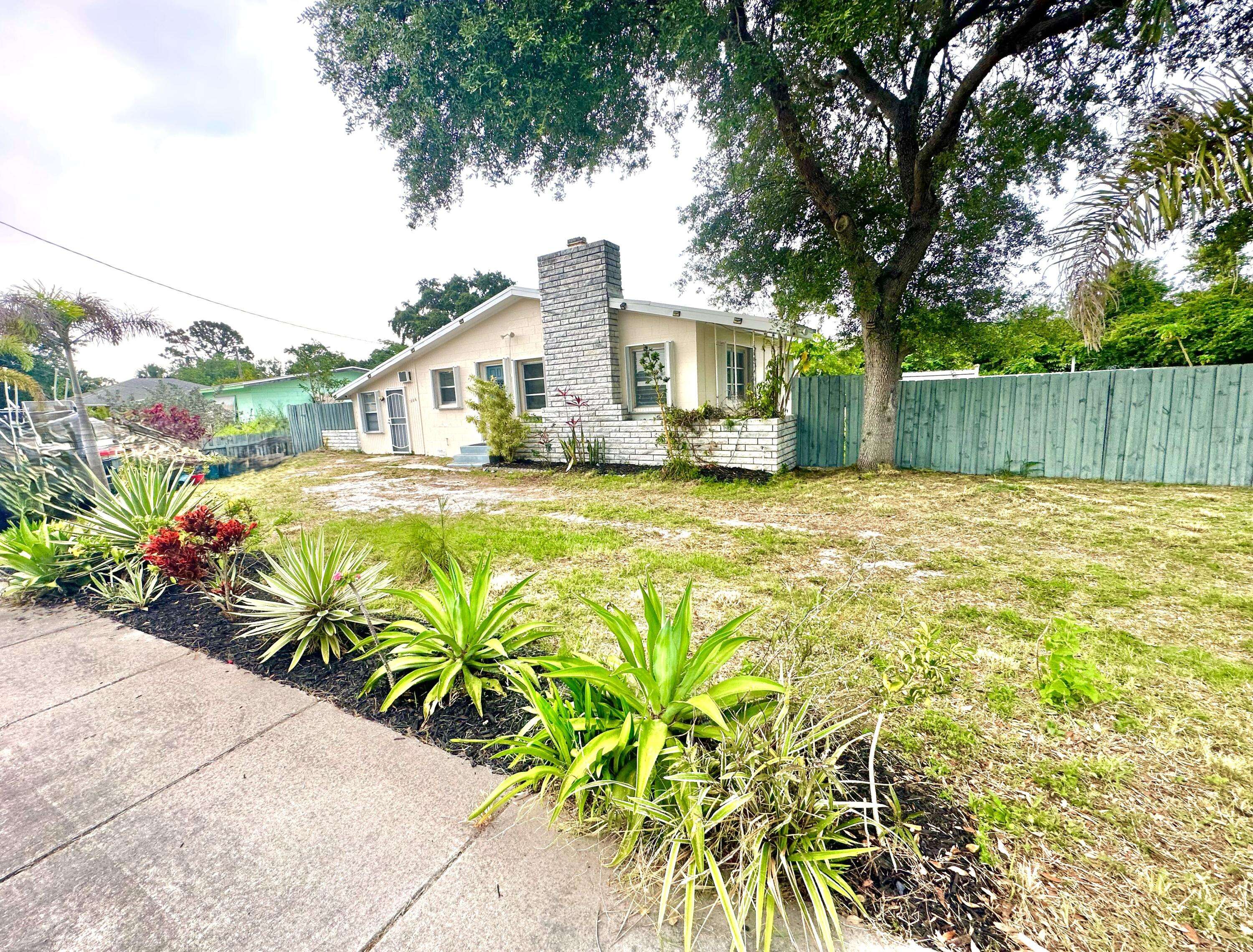 Fort Pierce, FL 34946,3006 N 25th ST