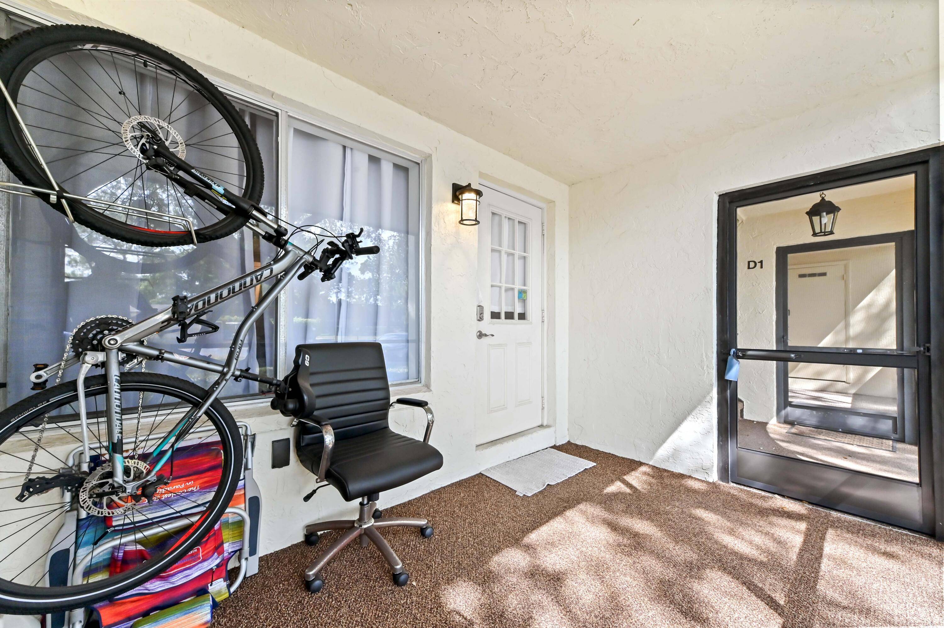 Greenacres, FL 33463,121 Lake Pine CIR A1