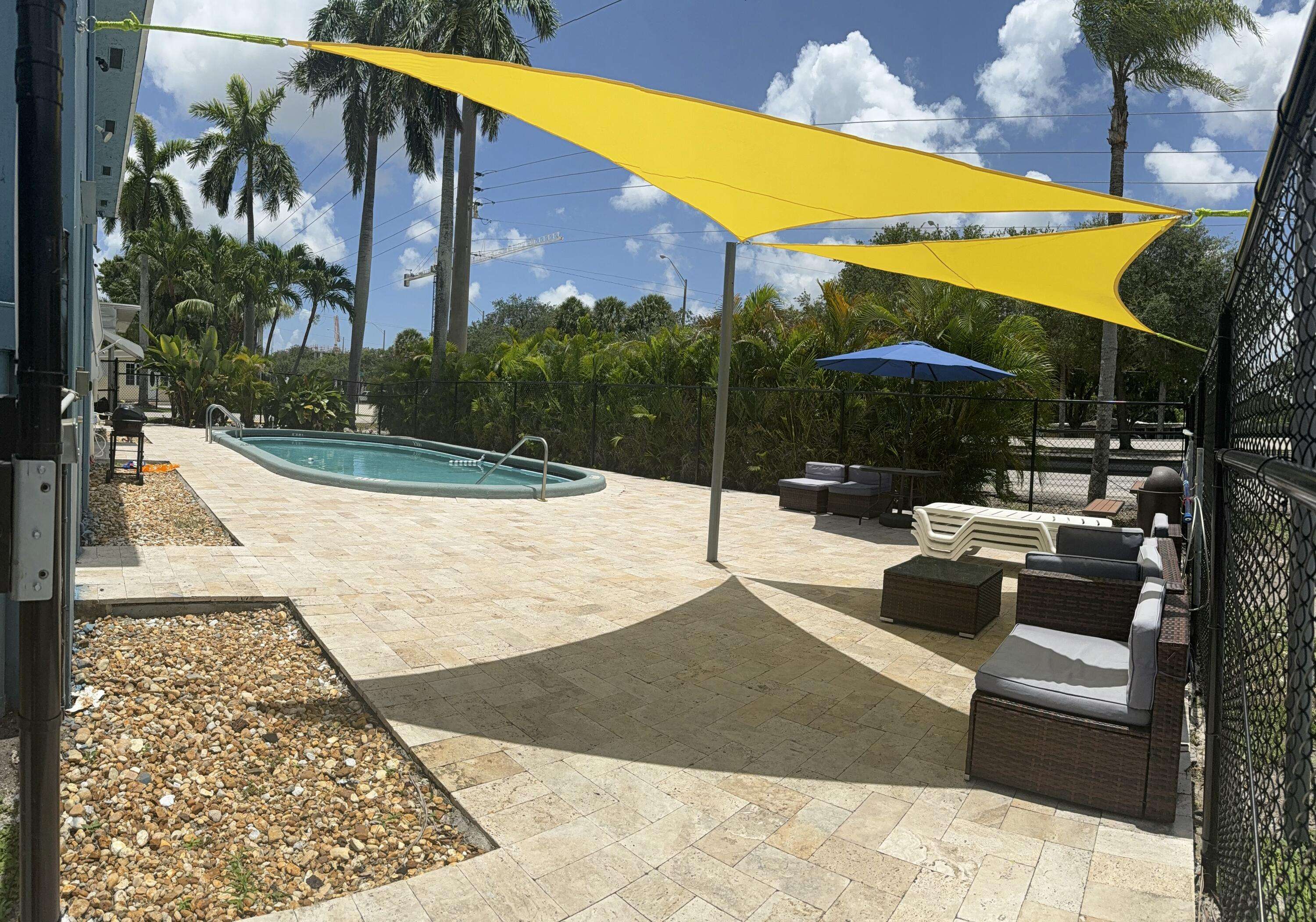 Davie, FL 33314,4832 SW 47 LN