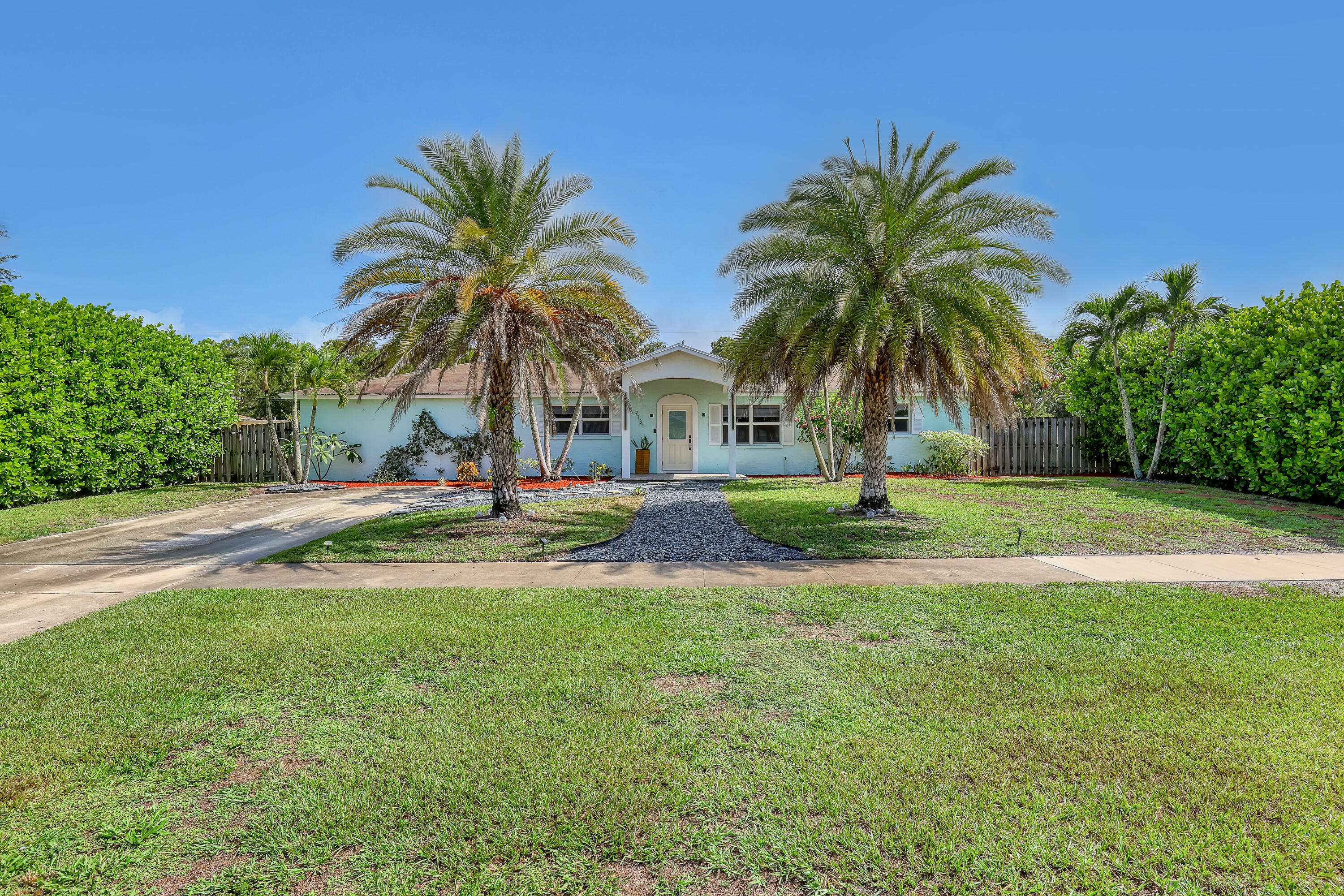 Lake Worth, FL 33467,7131 Oakmont DR