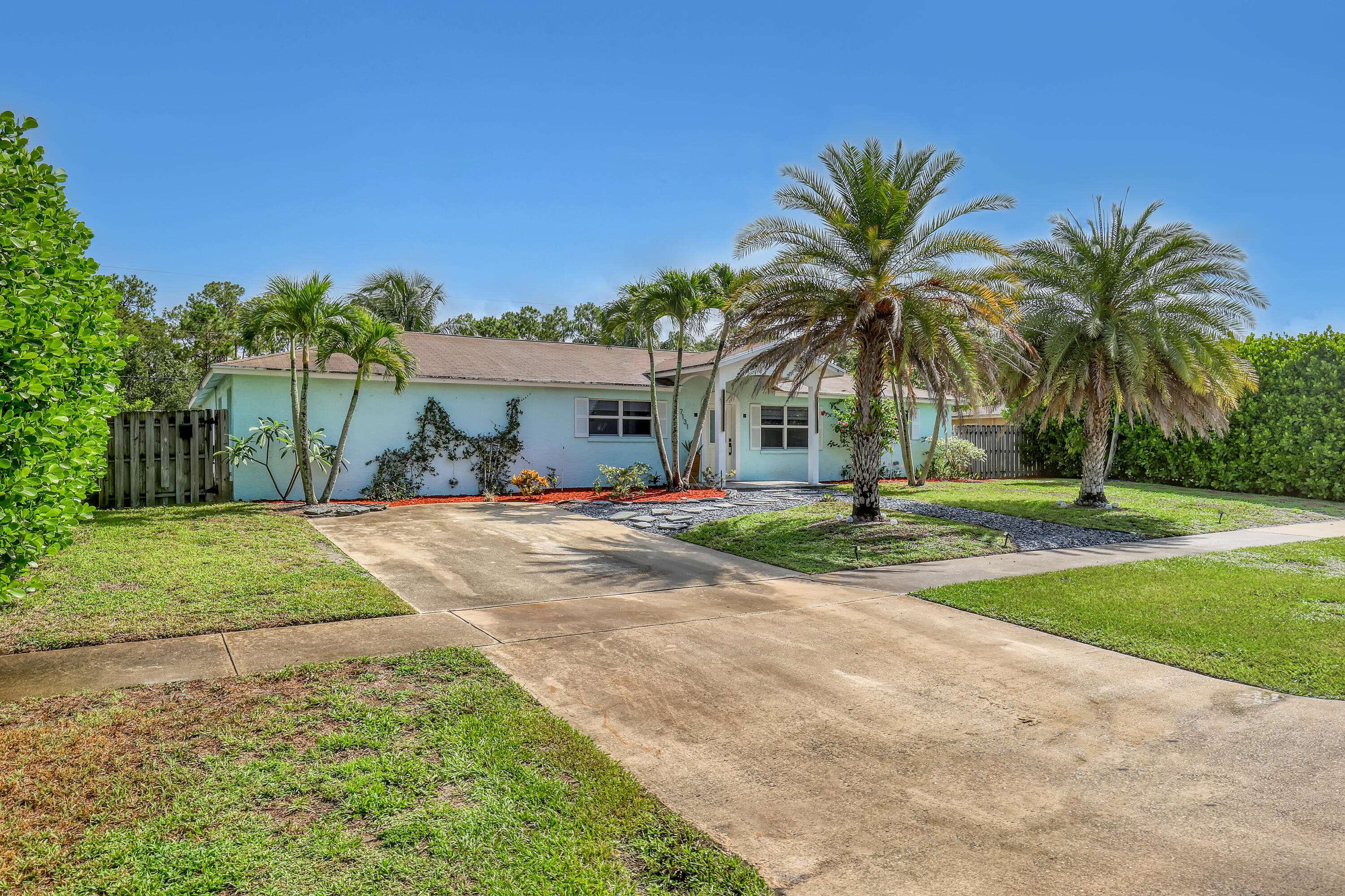 Lake Worth, FL 33467,7131 Oakmont DR