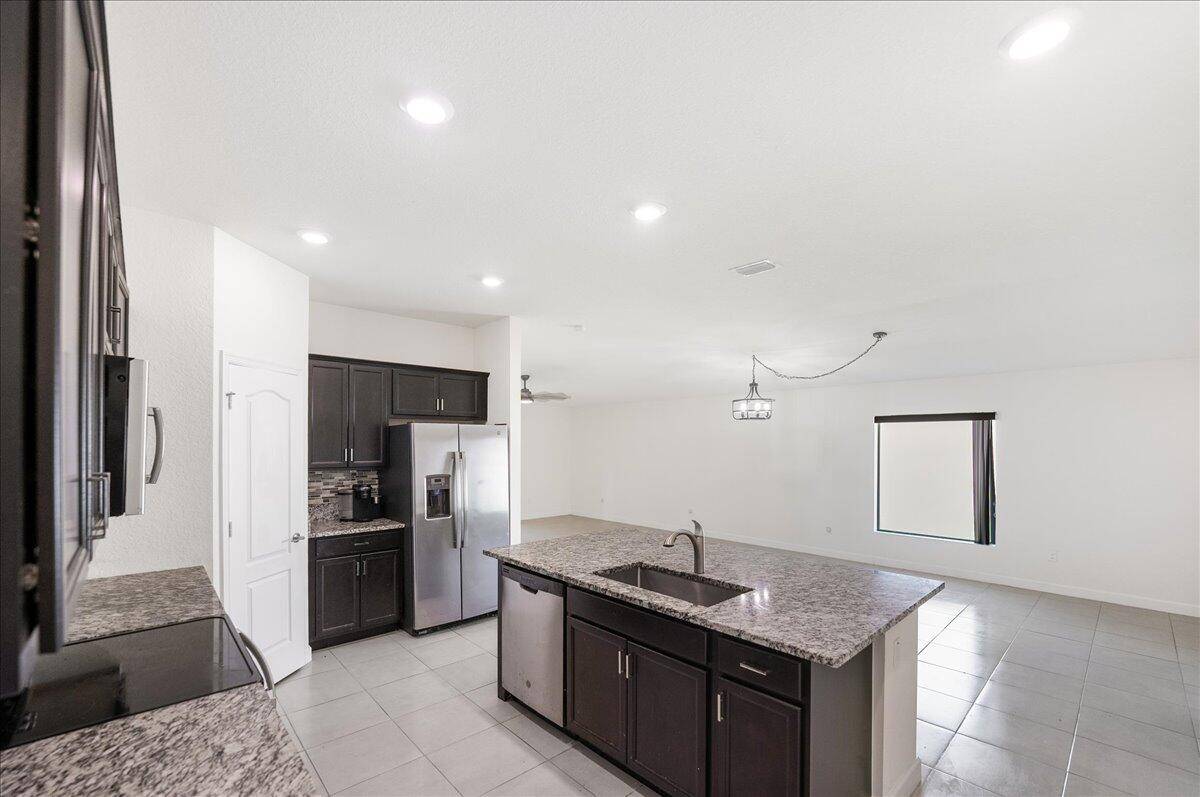 Fort Pierce, FL 34947,900 Bent Creek DR