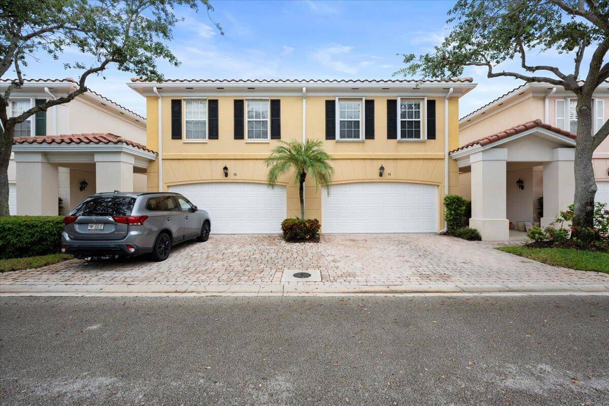 Tequesta, FL 33469,11 Live Oak CIR 11