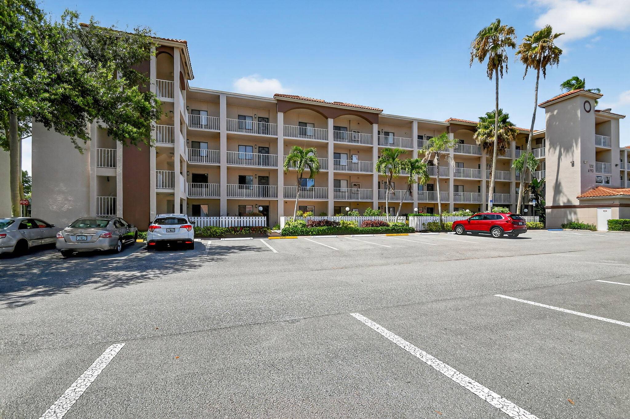 Delray Beach, FL 33484,6193 Pointe Regal CIR 402