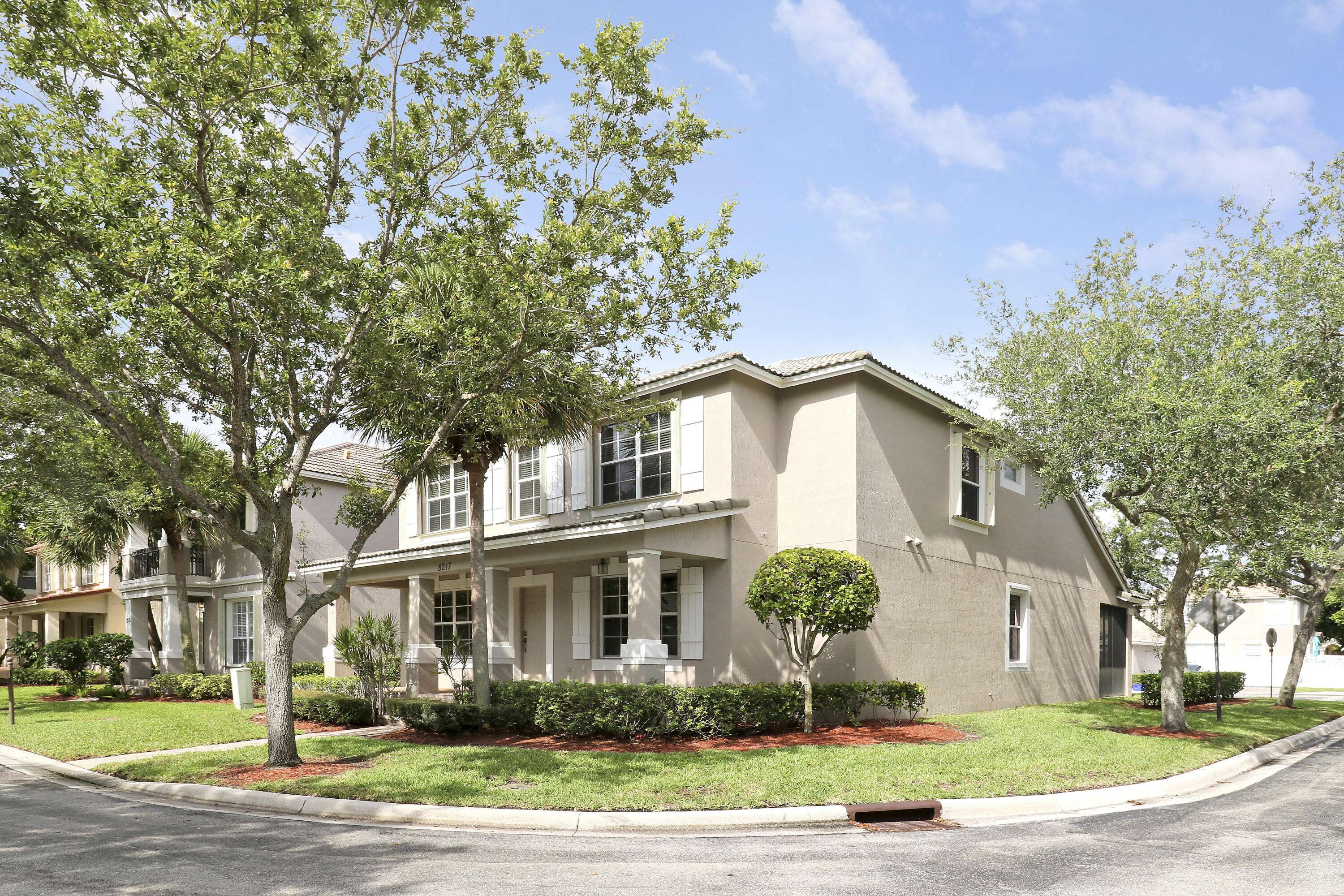 Palm Beach Gardens, FL 33418,8217 Calterra DR