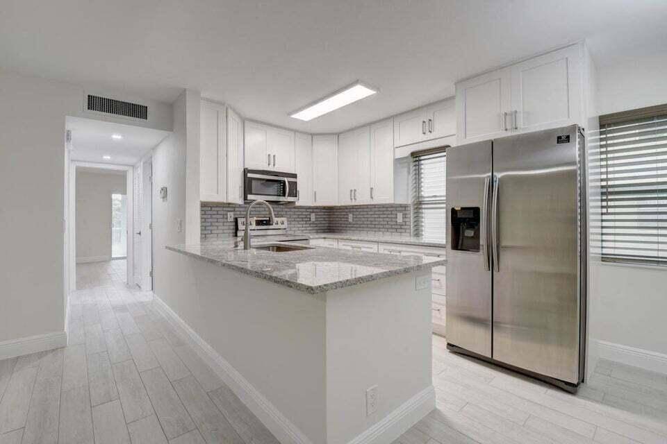 Delray Beach, FL 33484,93 Normandy B