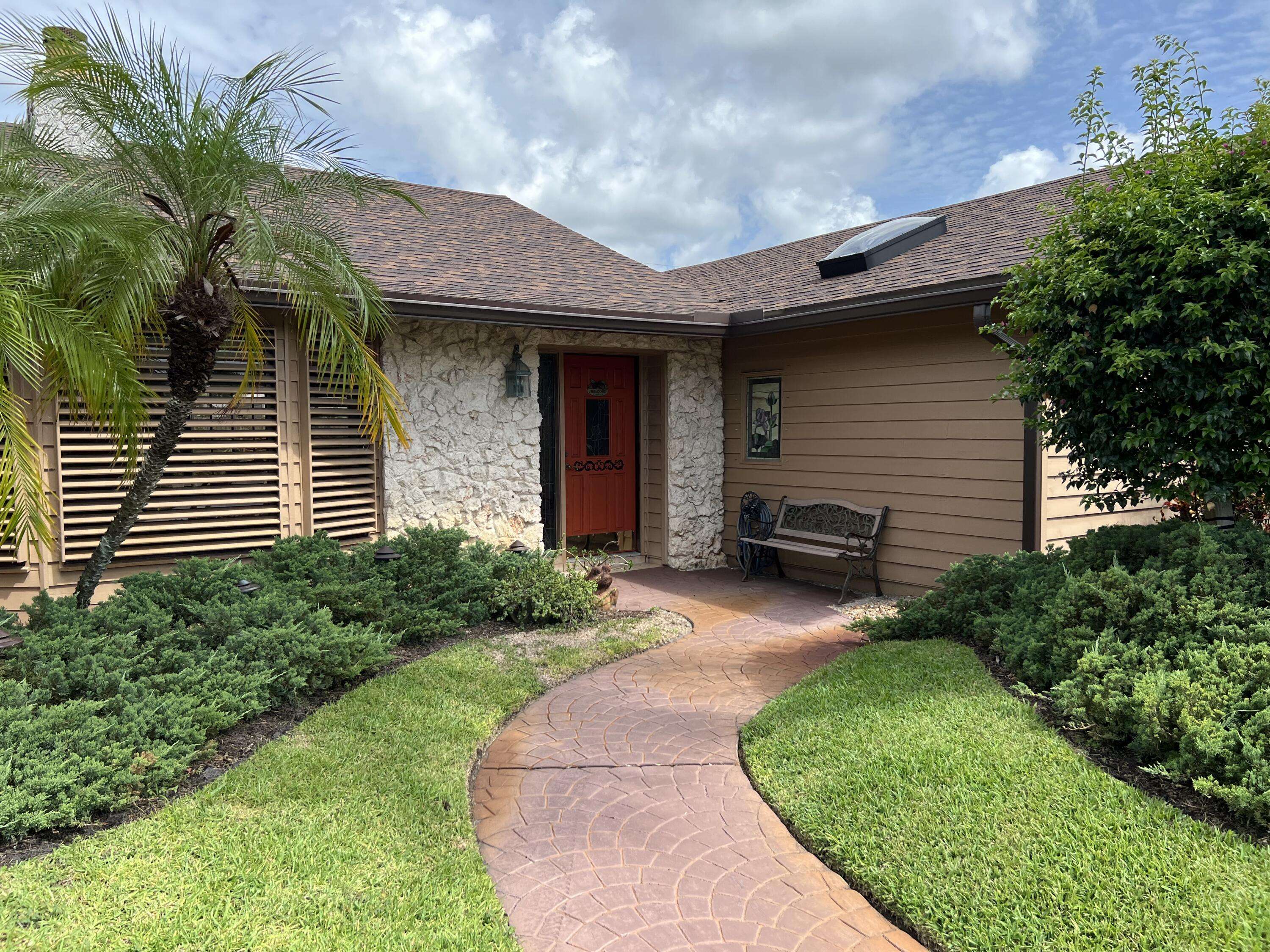 Jupiter, FL 33469,14 Paddock CIR