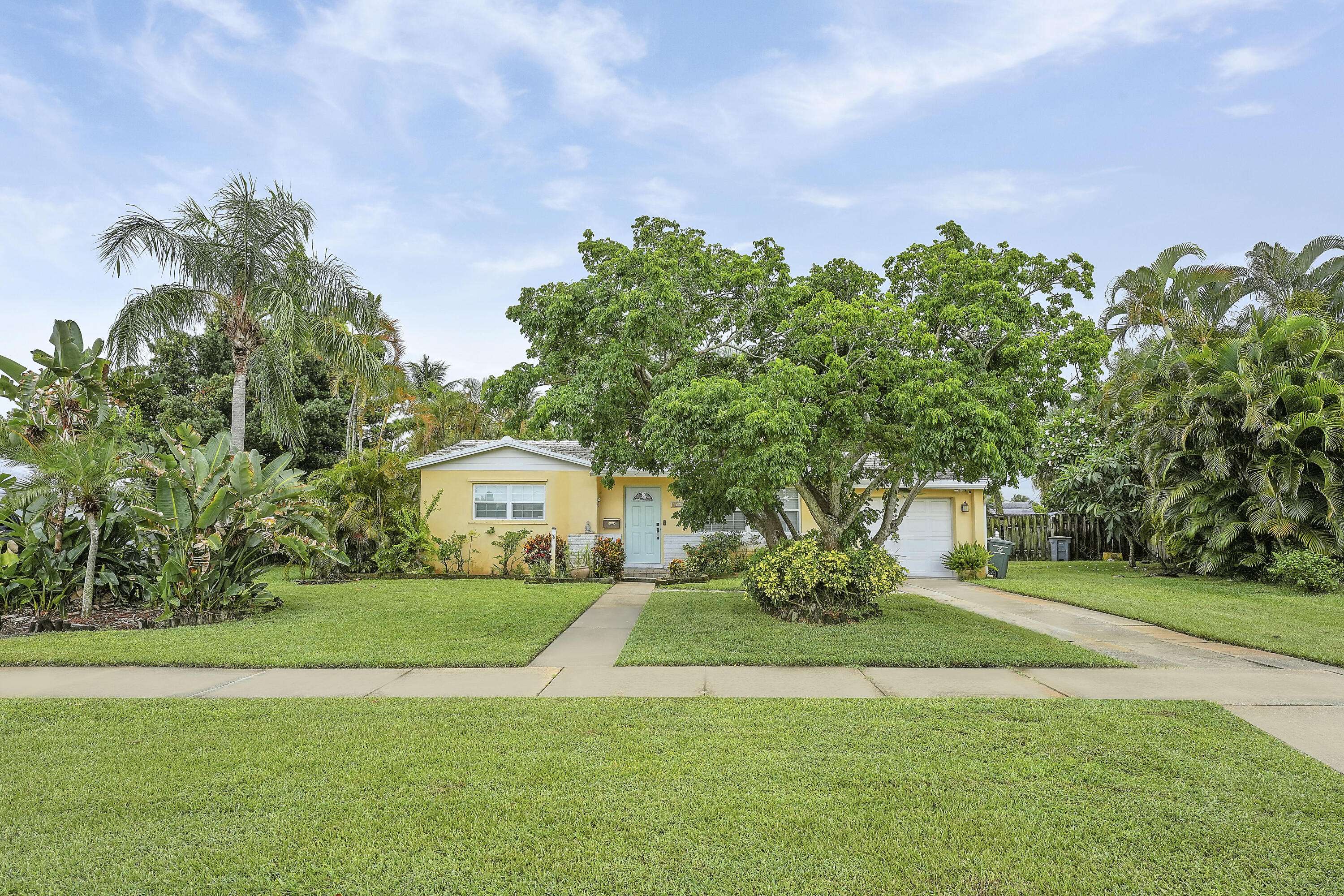 Lake Park, FL 33403,744 W Ilex DR