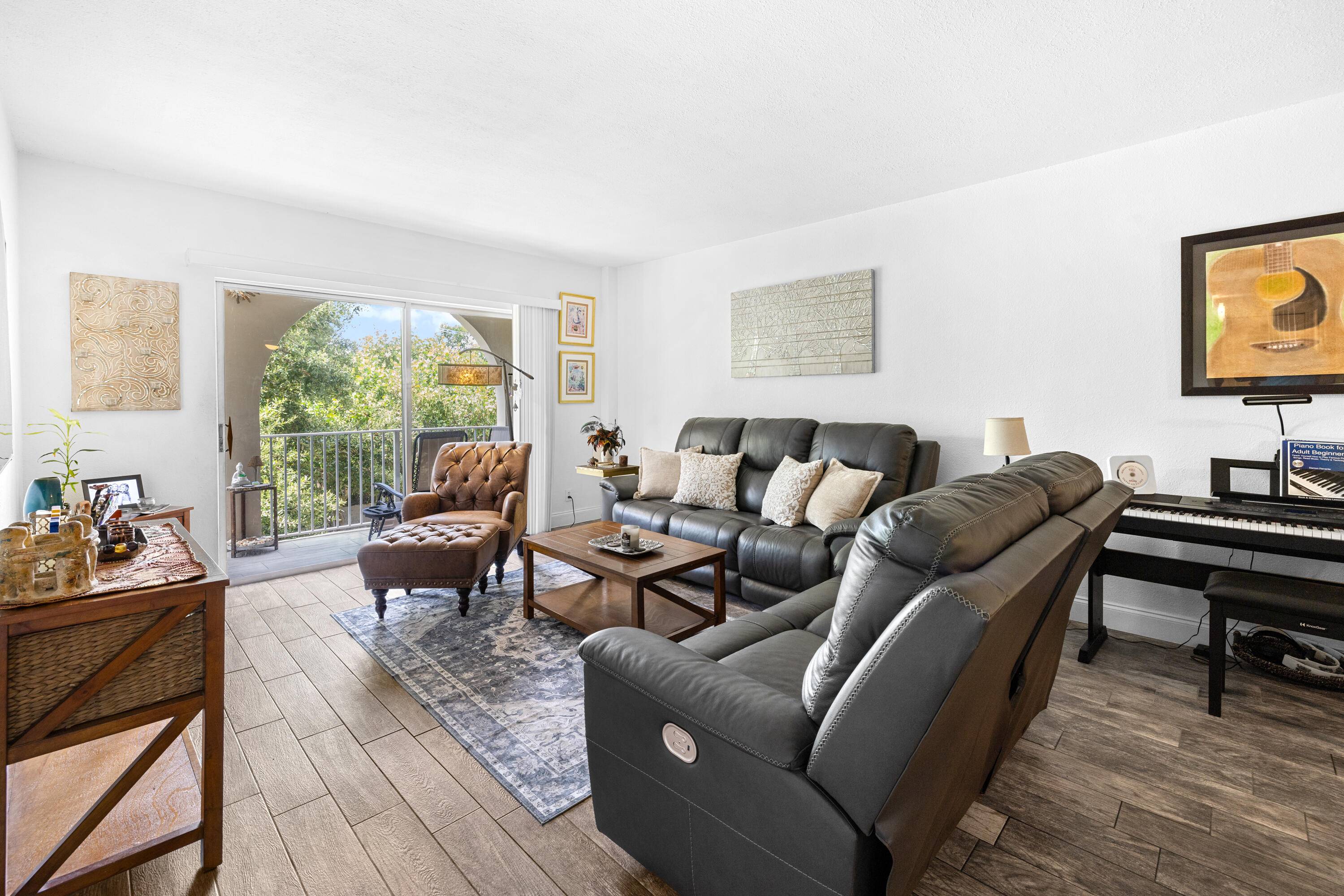 Boca Raton, FL 33431,250 NE 20th ST 3210