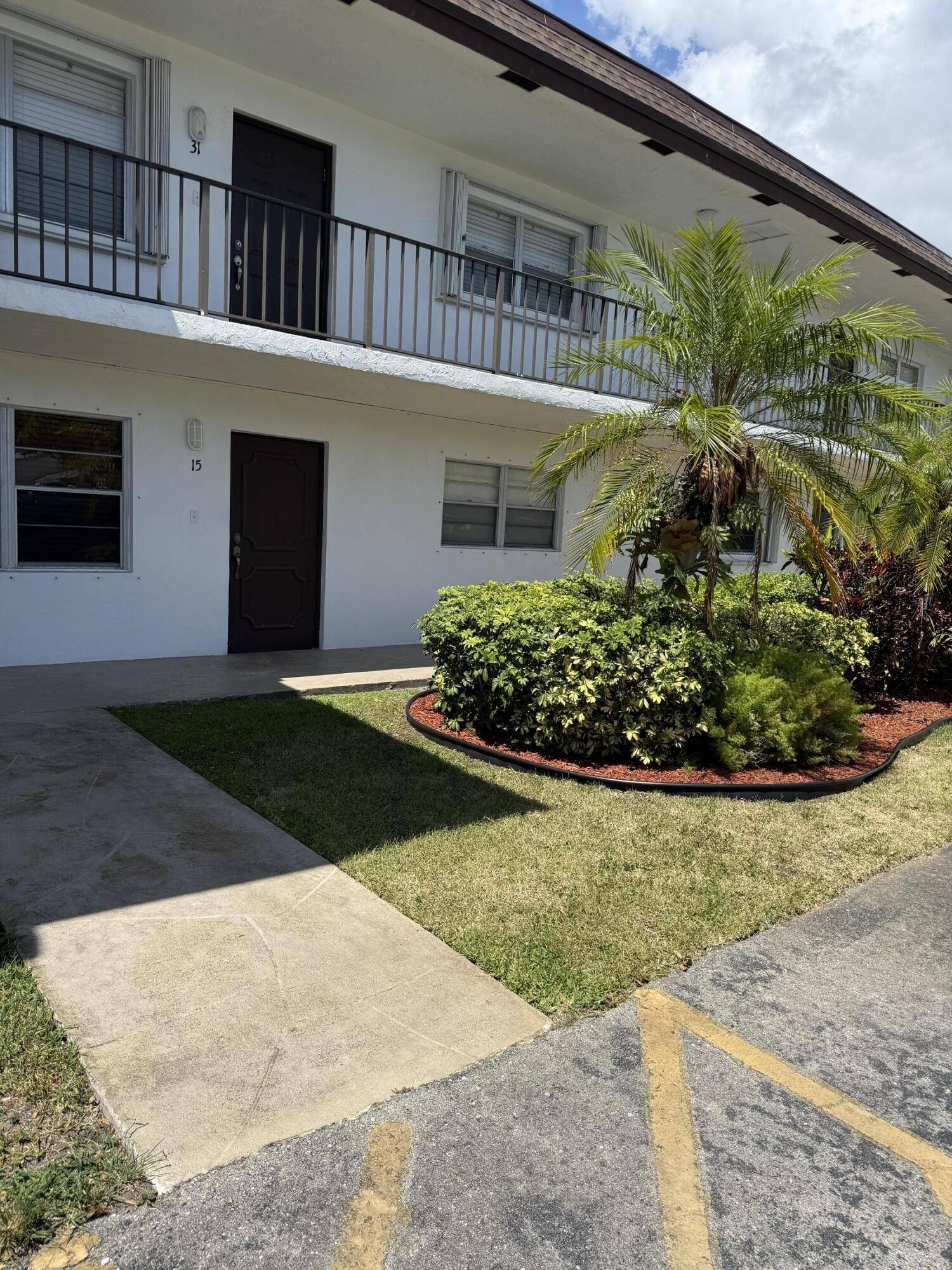 Palm Beach Gardens, FL 33410,3111 Gardens East DR 31