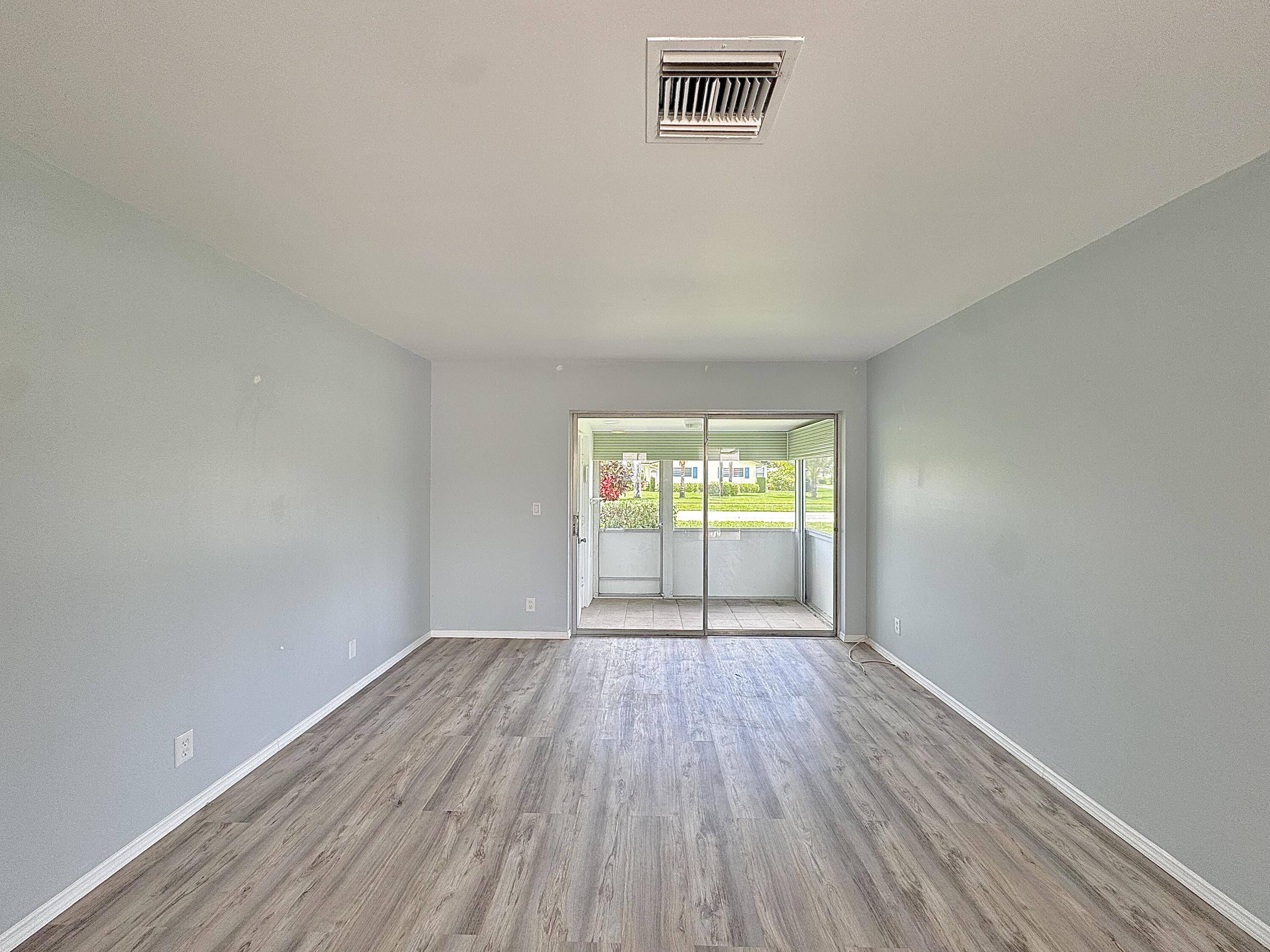 West Palm Beach, FL 33415,2885 E Crosley DR F
