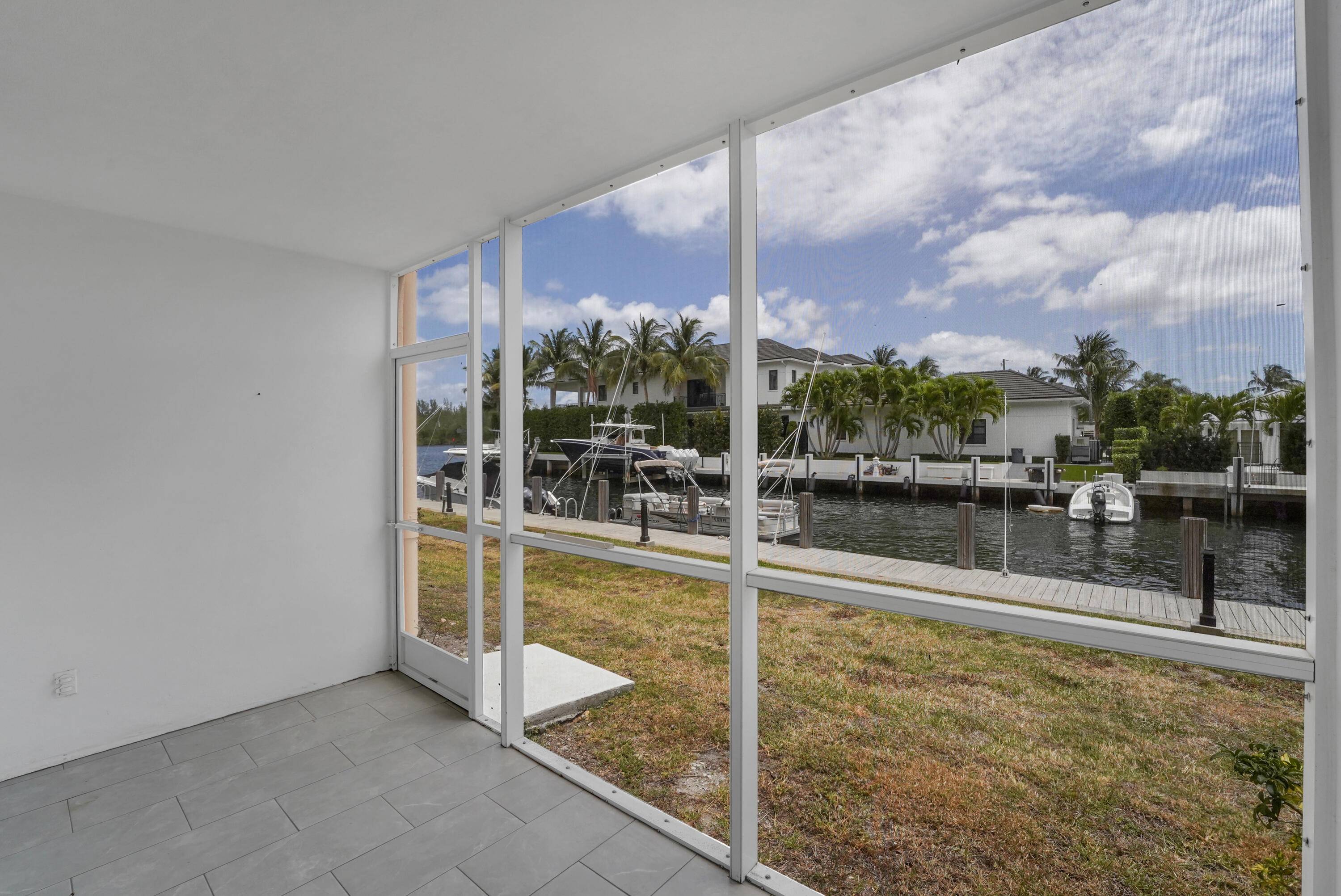 Boca Raton, FL 33431,750 NE Spanish River BLVD 102