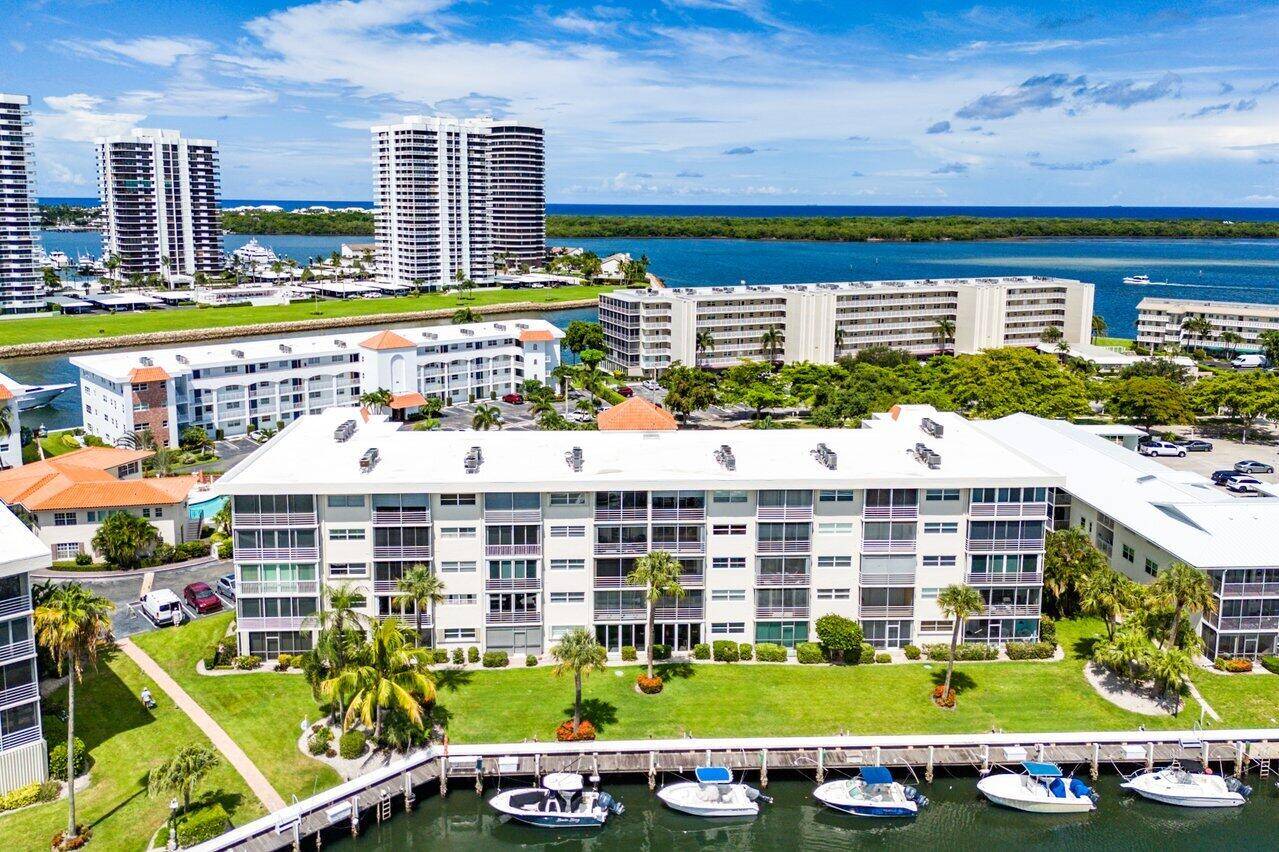 North Palm Beach, FL 33408,29 Yacht Club DR 404